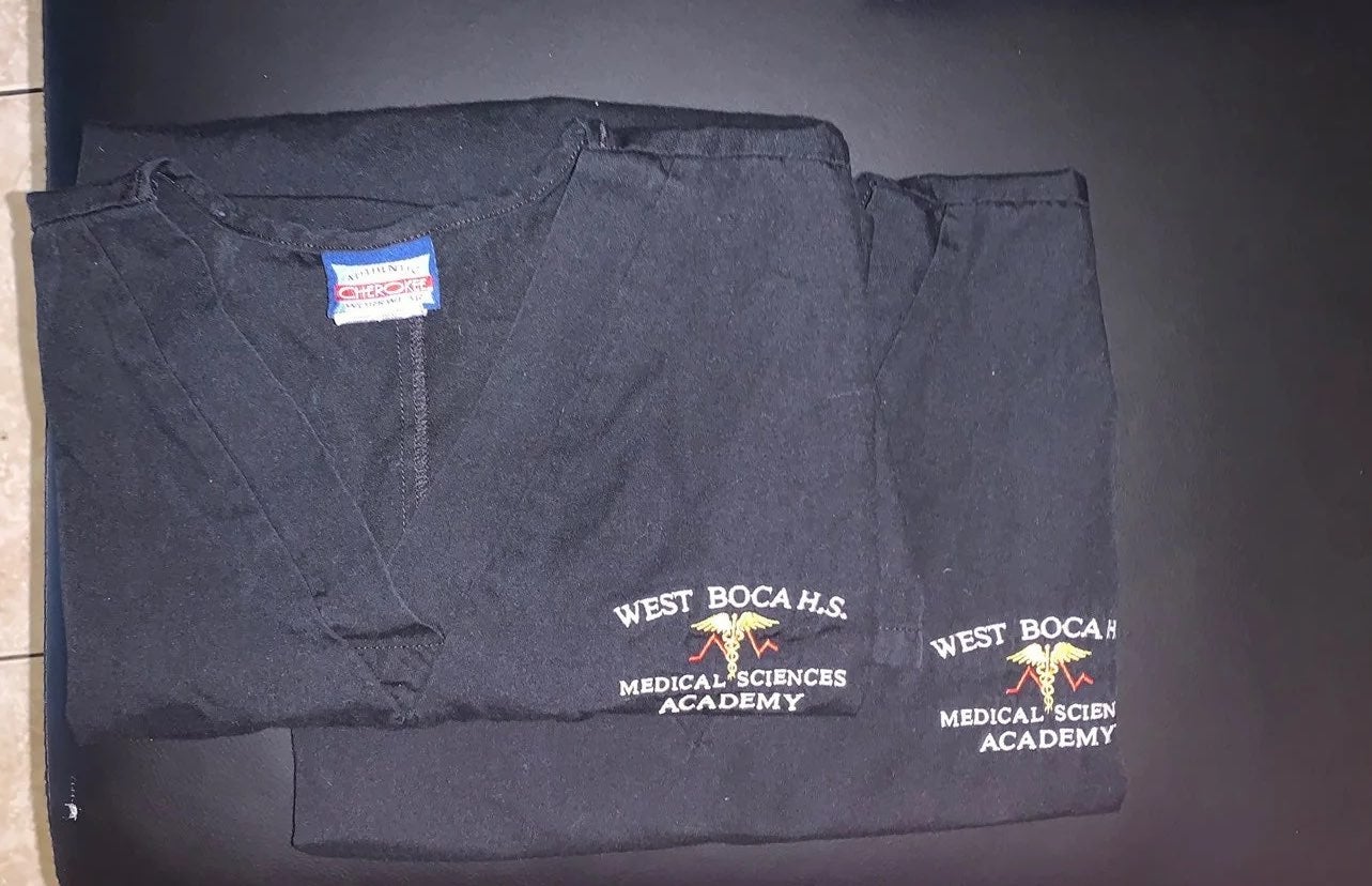 SCRUB tops (2) SIZE L