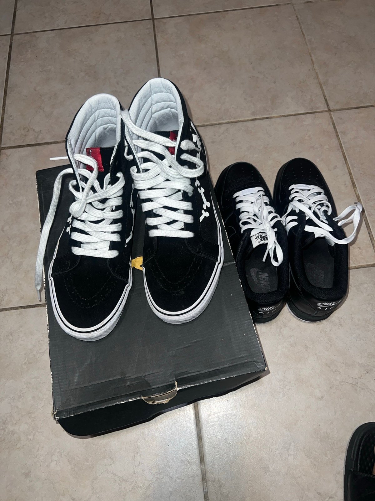 Snoopy vans