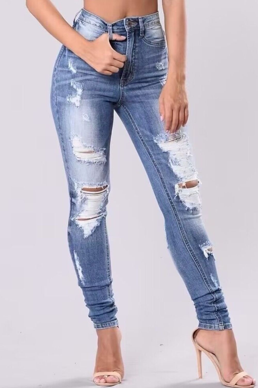 Women’s Distressed Skinny Jeans