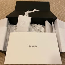 Chanel Magnetic box with cleaning cloth