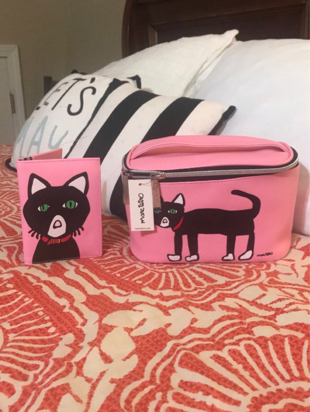 NWT Marc Tetro Cat Cosmetic Bag&passprt hldr