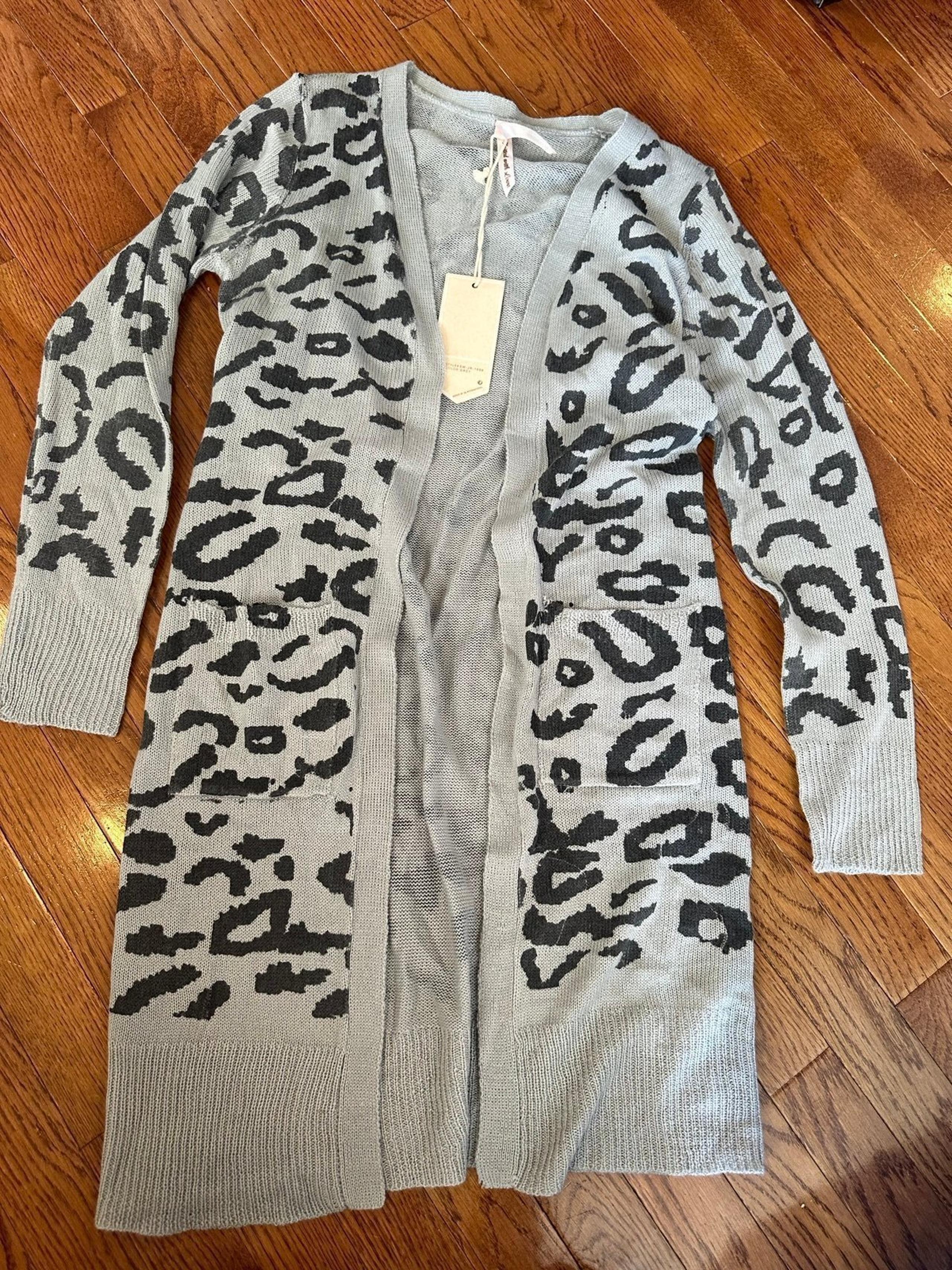 NWT Ashley by 26 International Long Sweater Gray Size Medium