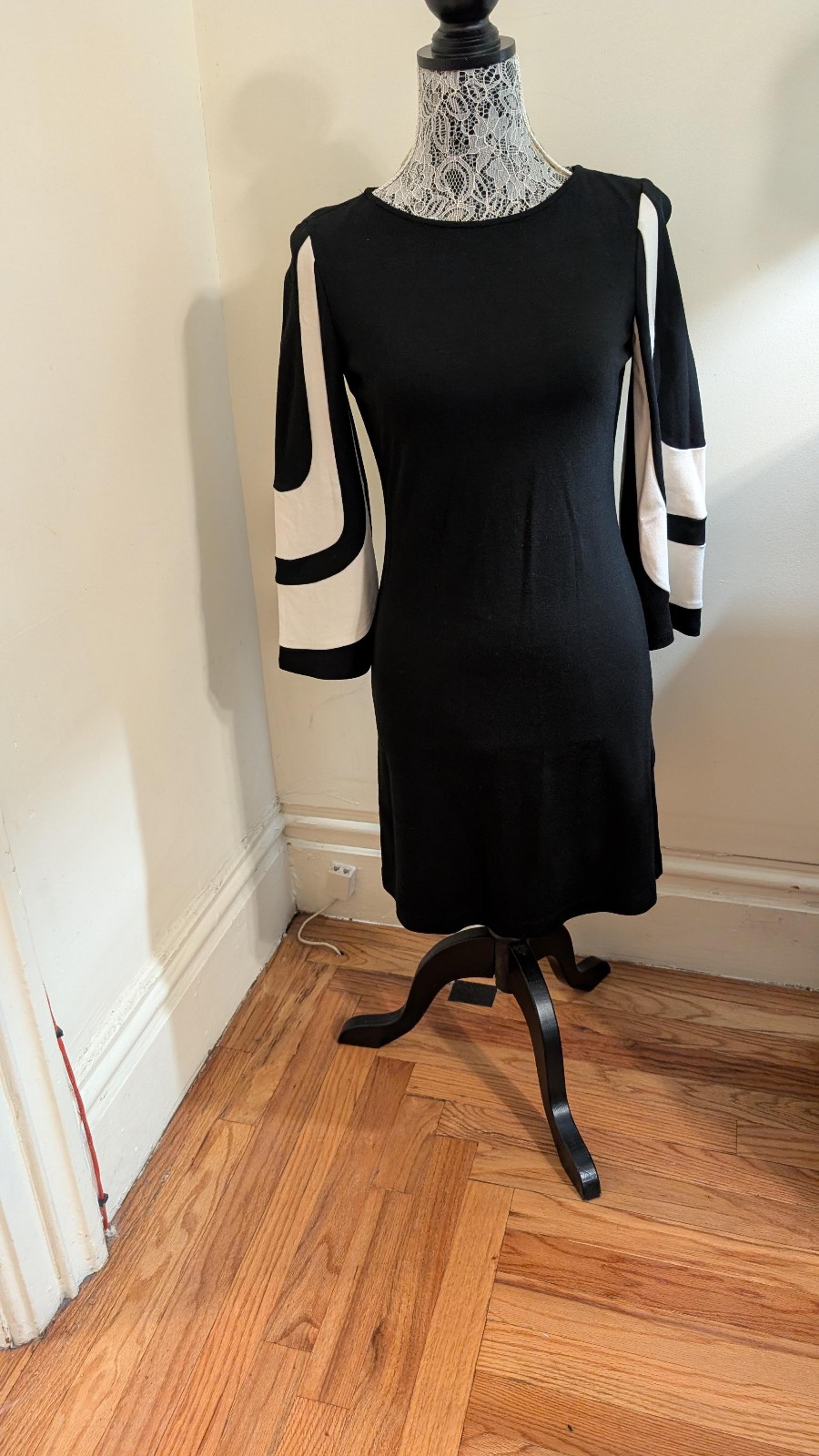 Cache Elegant Black and White Bell Sleeve Dress