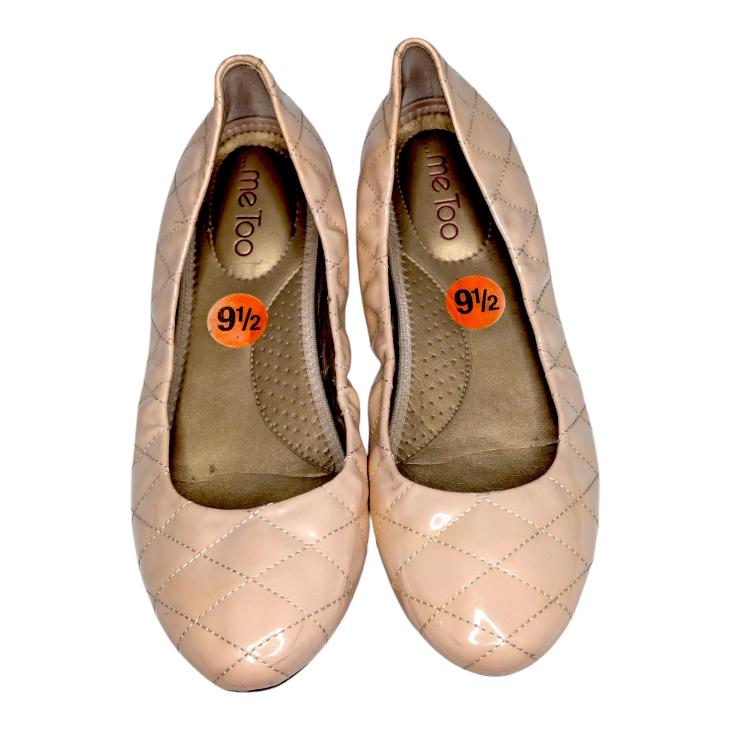 Me Too Women's Size 9.5 Beige Patent Leather Quilted Flat Slip On Shoes