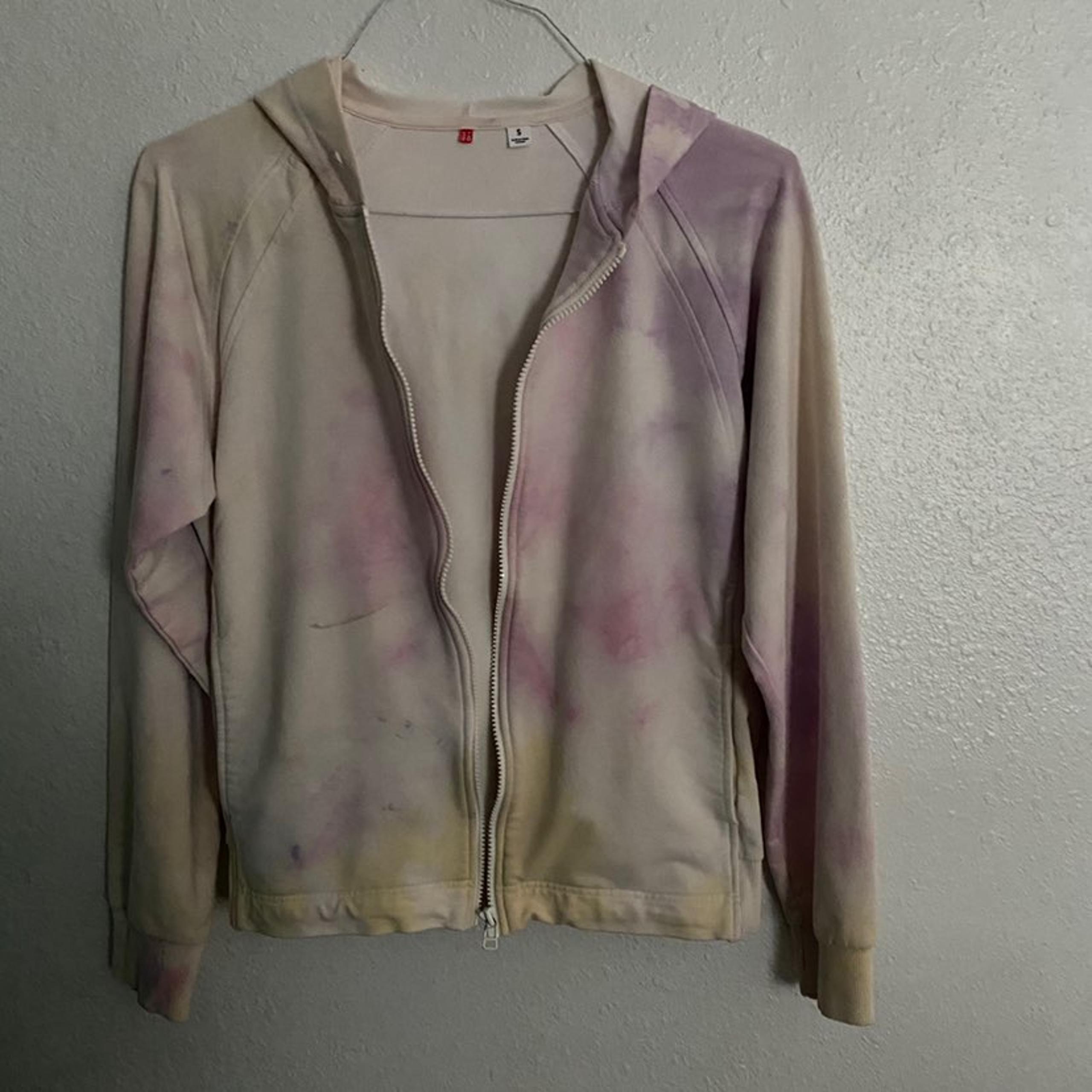 Uniqlo tie-dye hoodie