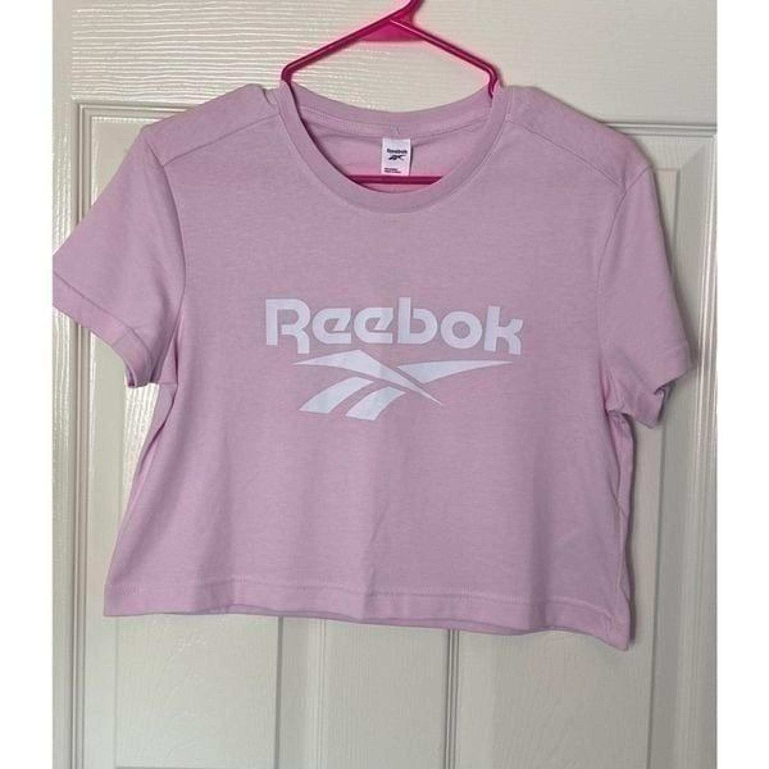 Reebok Women's Medium Classics Vector Crop Tee