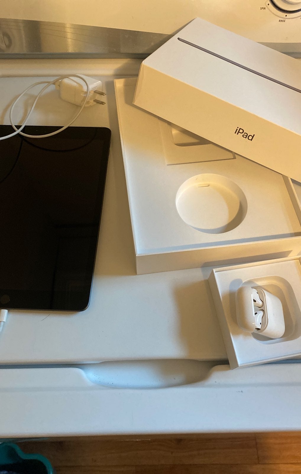 32GB iPad(7th Generation) and AirPods