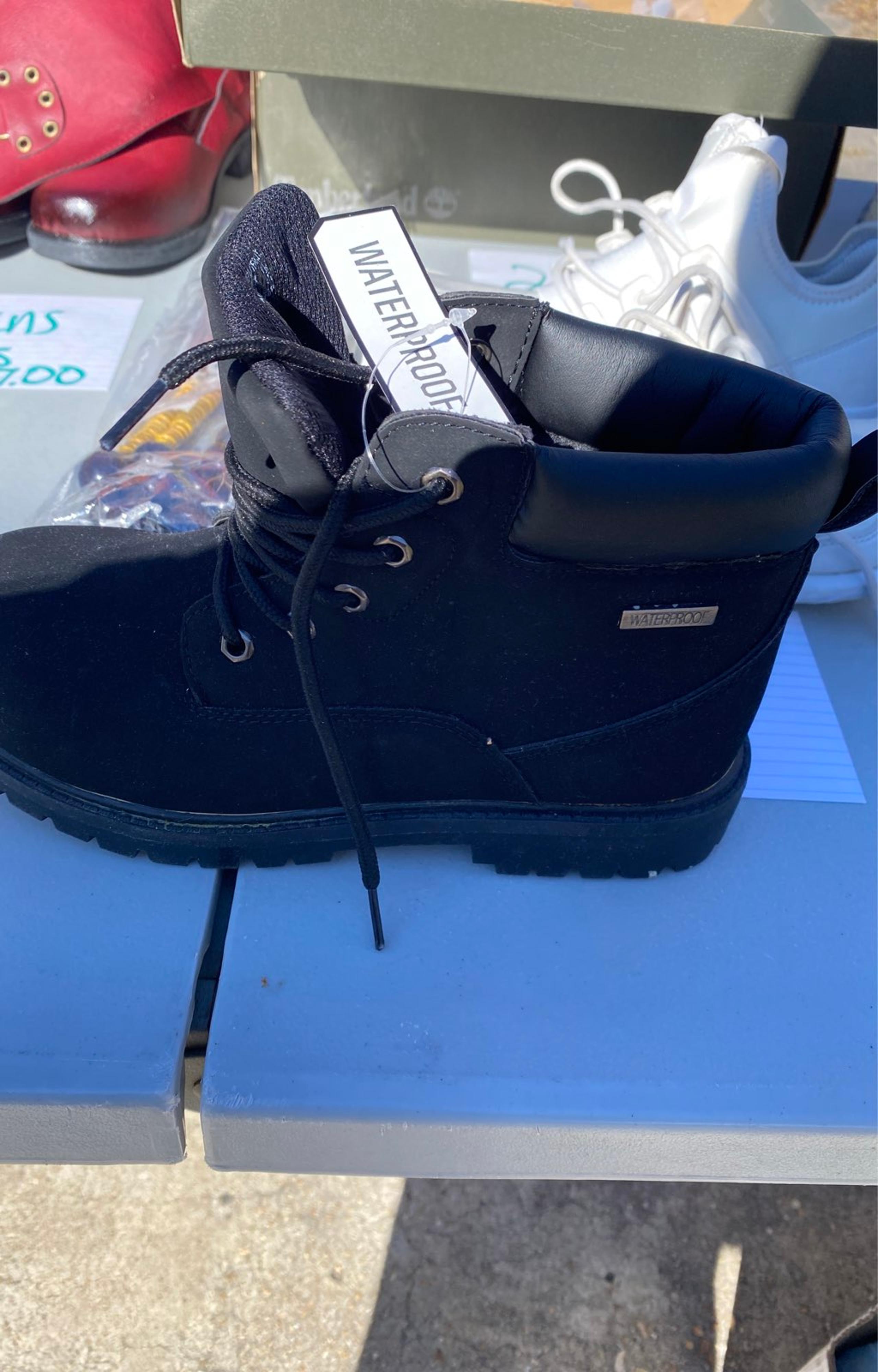 WOMENS waterproof boot