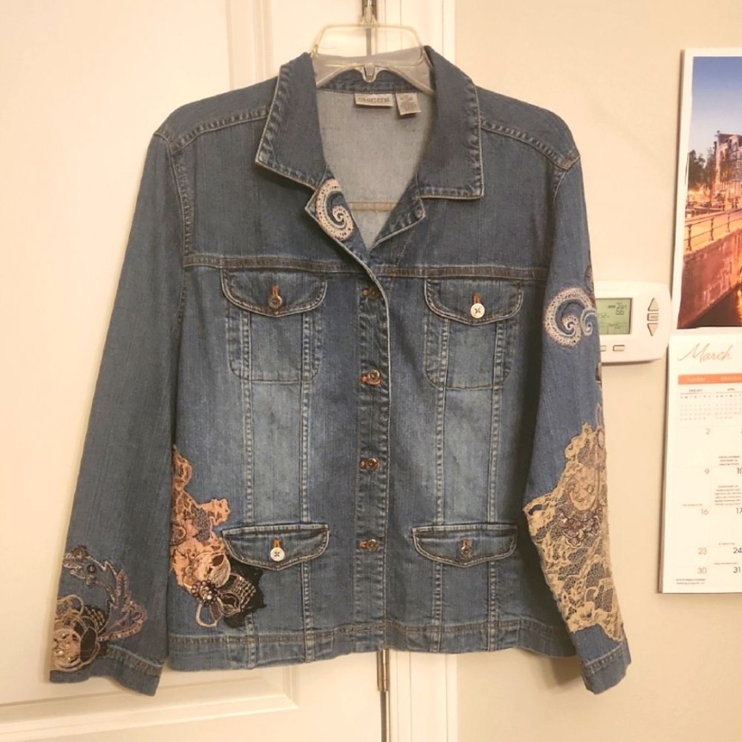 Chico's Denim Jacket w/ Lace Detailing Size 2 US Women's 12/L
