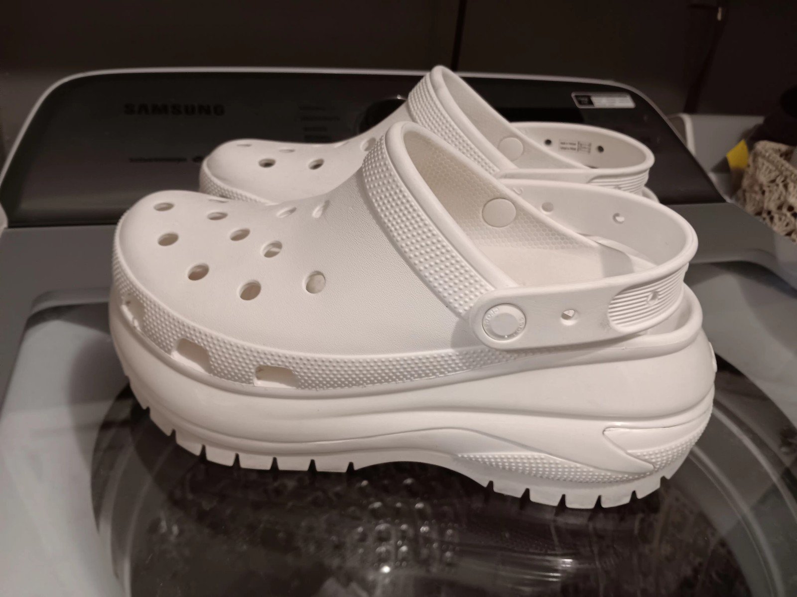 Crocs Mega Crush Clog white womens size 9 mens 7