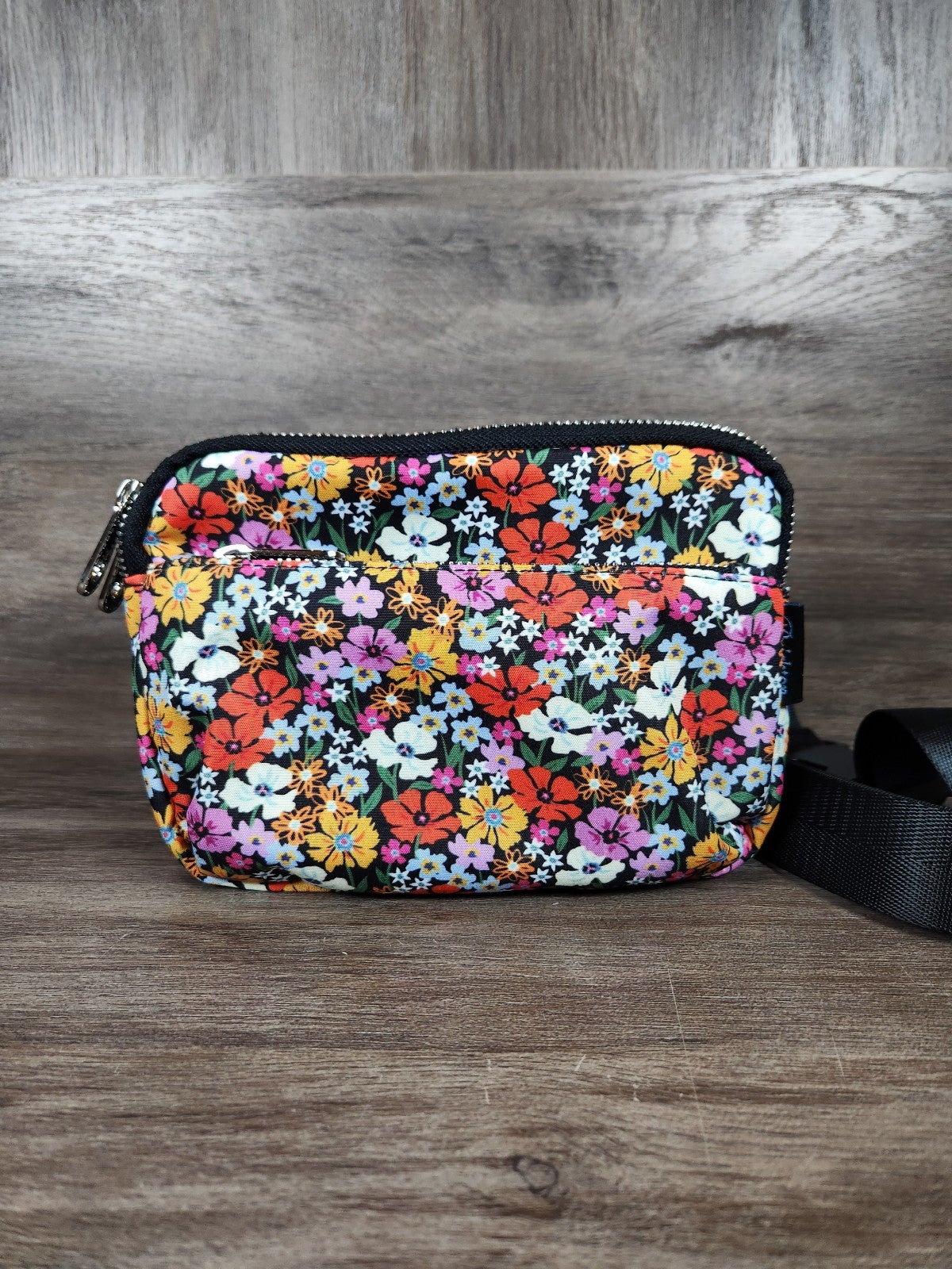 Bighton Painted Poppies Floral Belt Bag Heart Zipper Excellent Condition