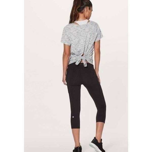 LULULEMON ATHLETICA Back in Action Short Sleeve Size 10