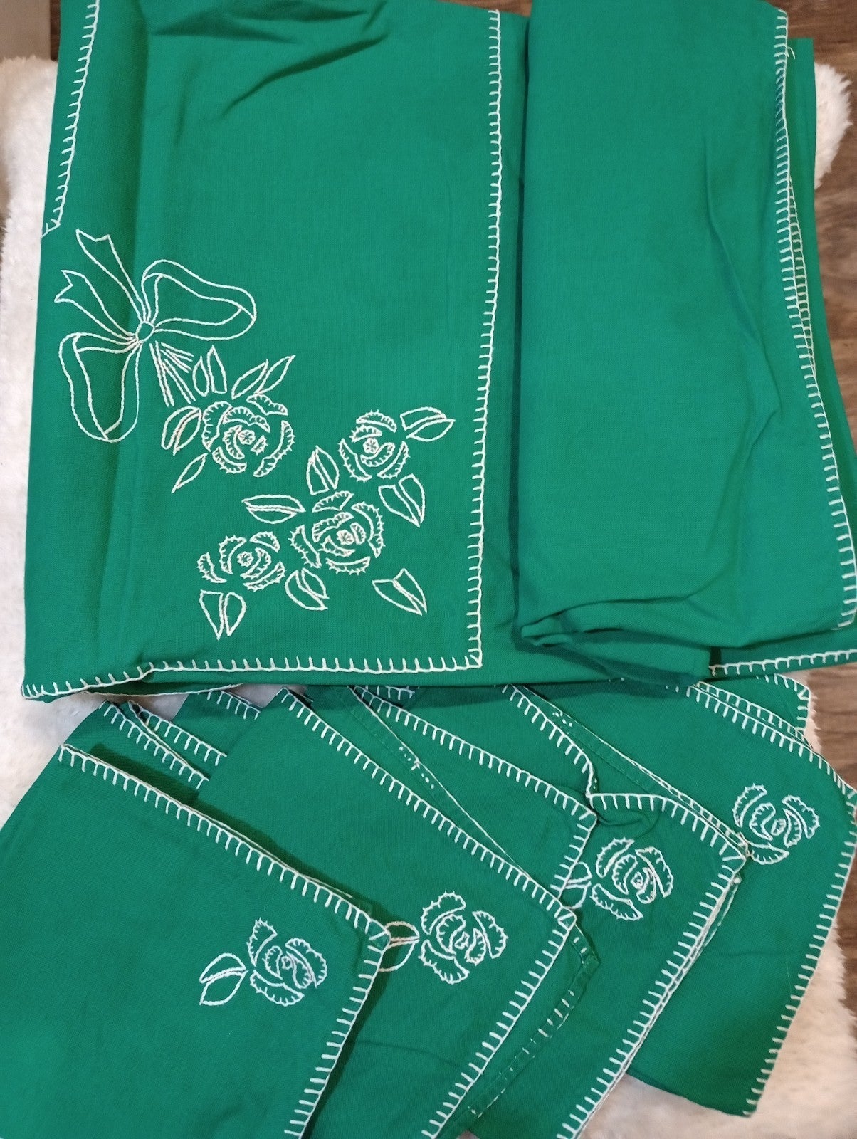 Vintage Table cloth and matching napkins