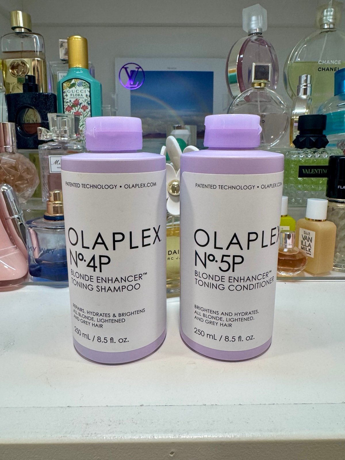 Nº.4P BLONDE ENHANCER™ TONING SHAMPOO & Conditioner