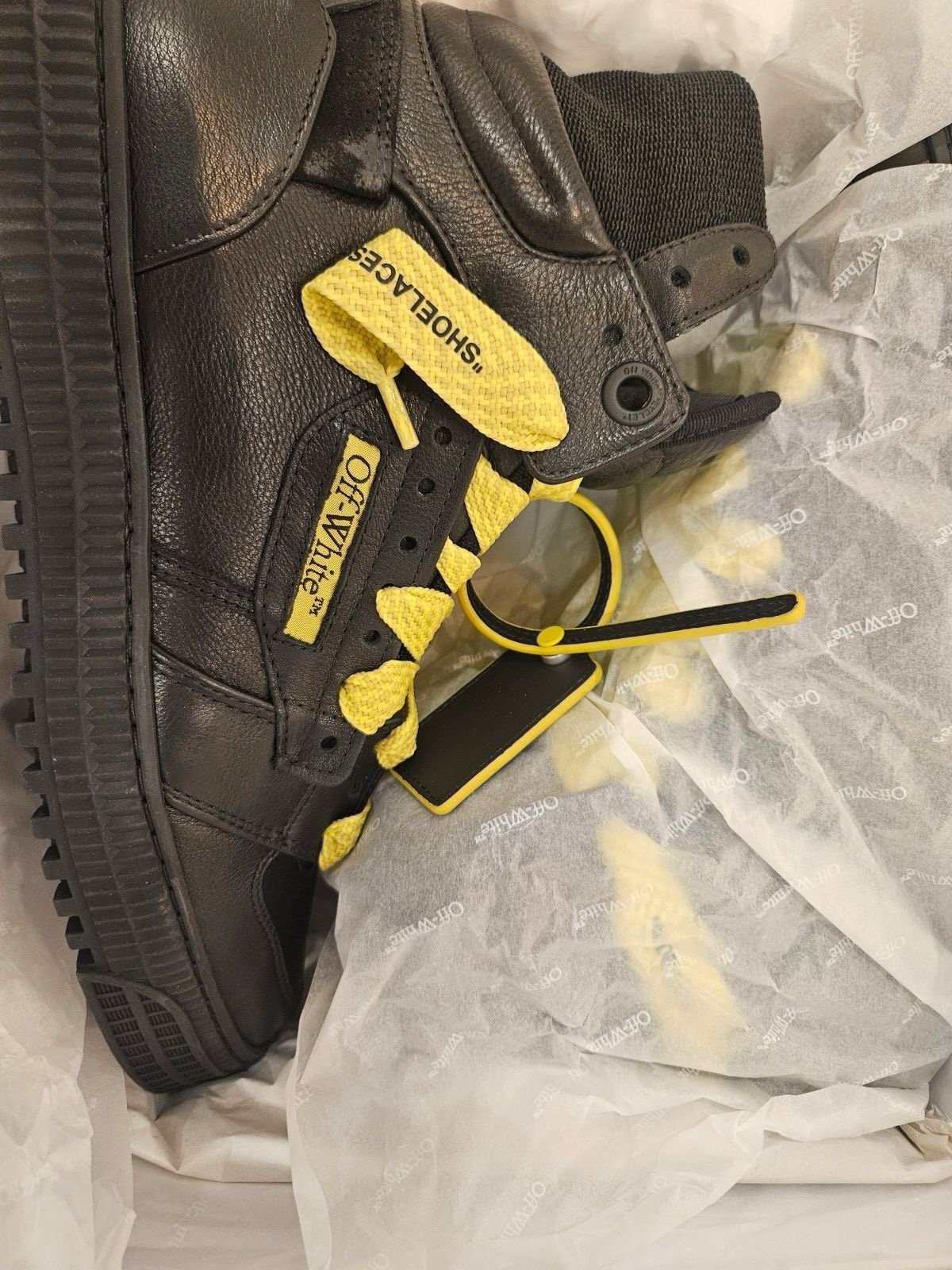 OFF-Whites