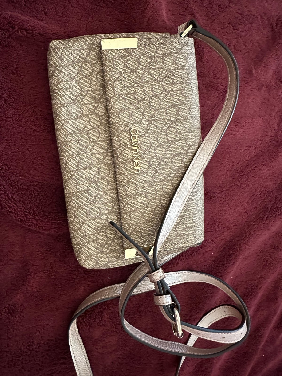 Calvin Klein Women Cross bodey Bag