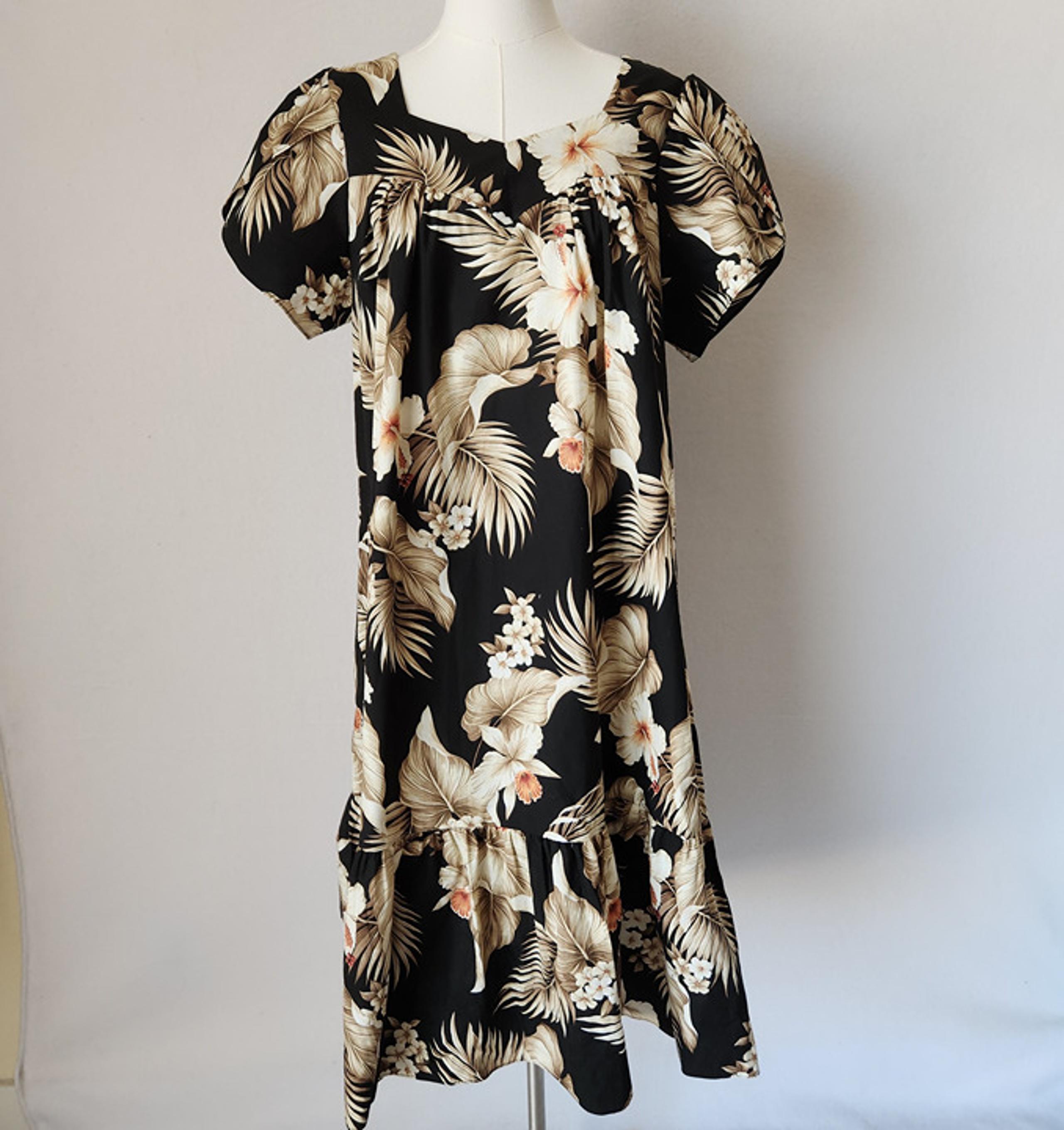 Vintage Royal Hawaiian Creations Floral Midi Muumuu Dress Short Sleeve Black M