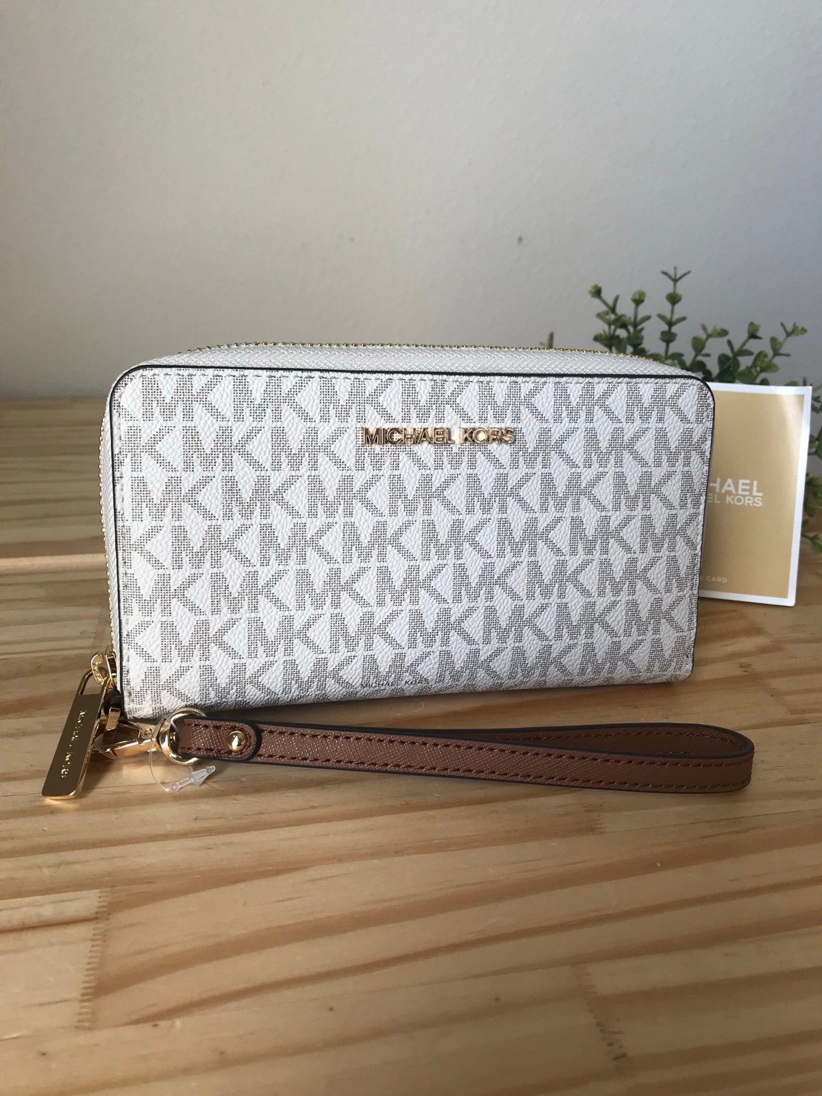 Michael Kors Jet set travel large flat phone case