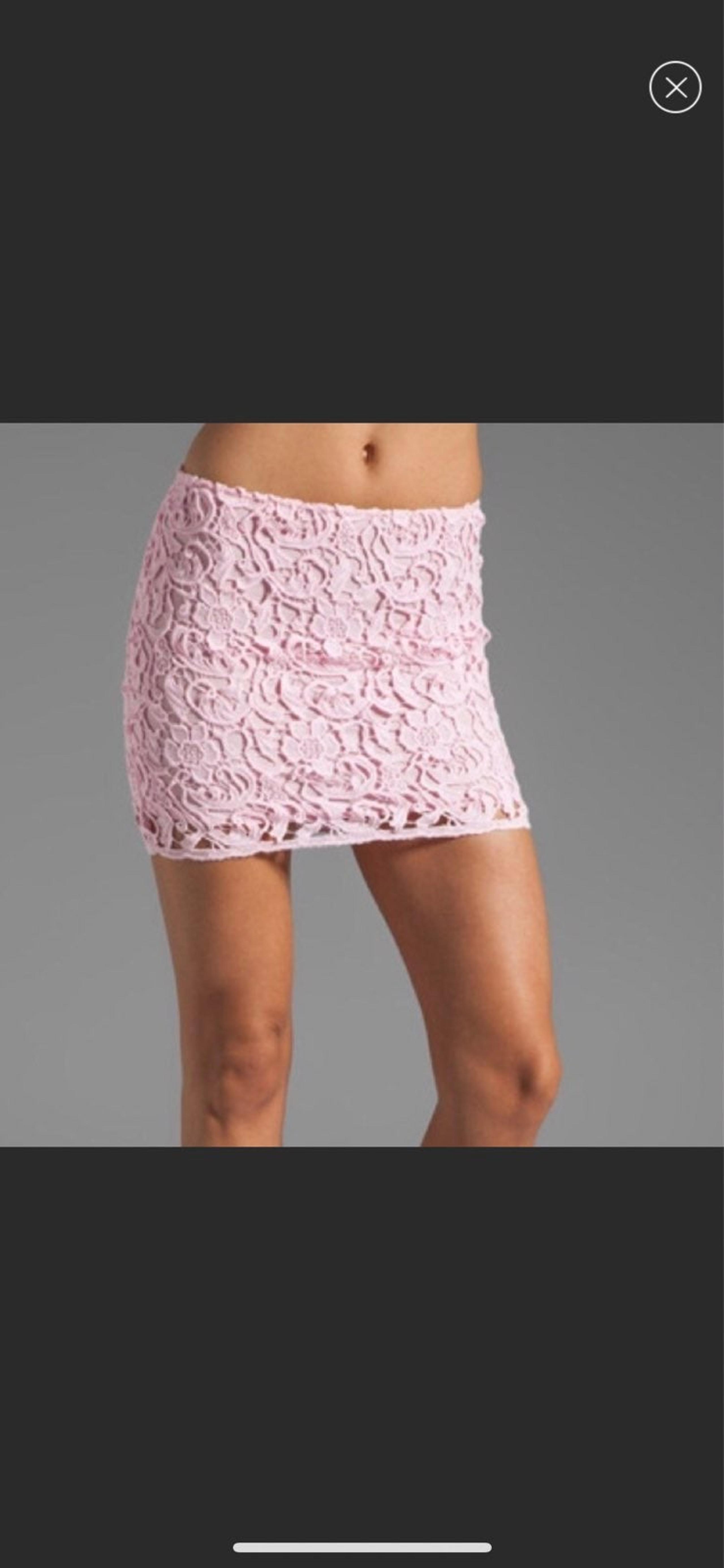 BB Dakota Pink Lace Mini Skirt. Size: 6