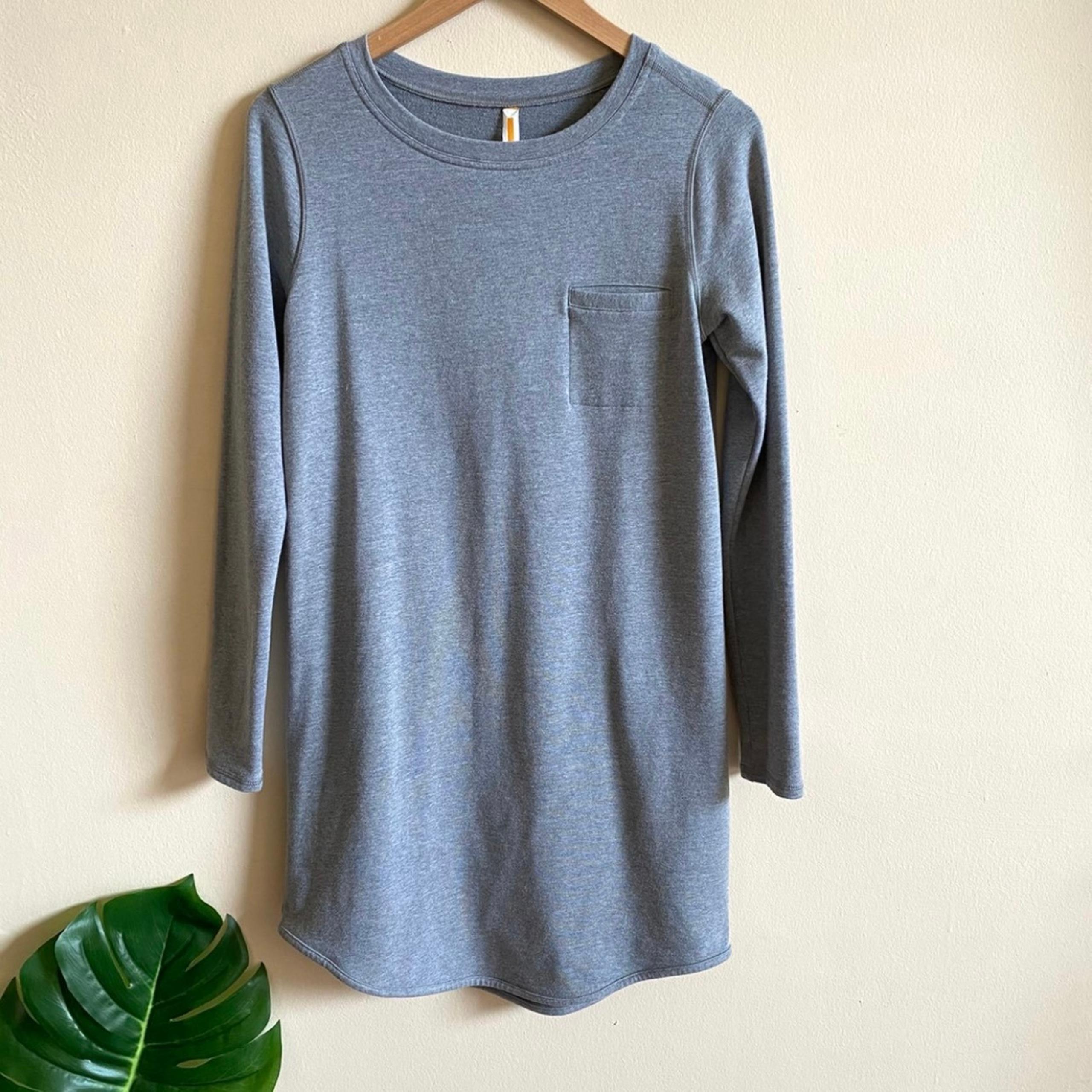 LUCY Active Gray Long Sleeve Sweatshirt Dress
Women's Size Medium