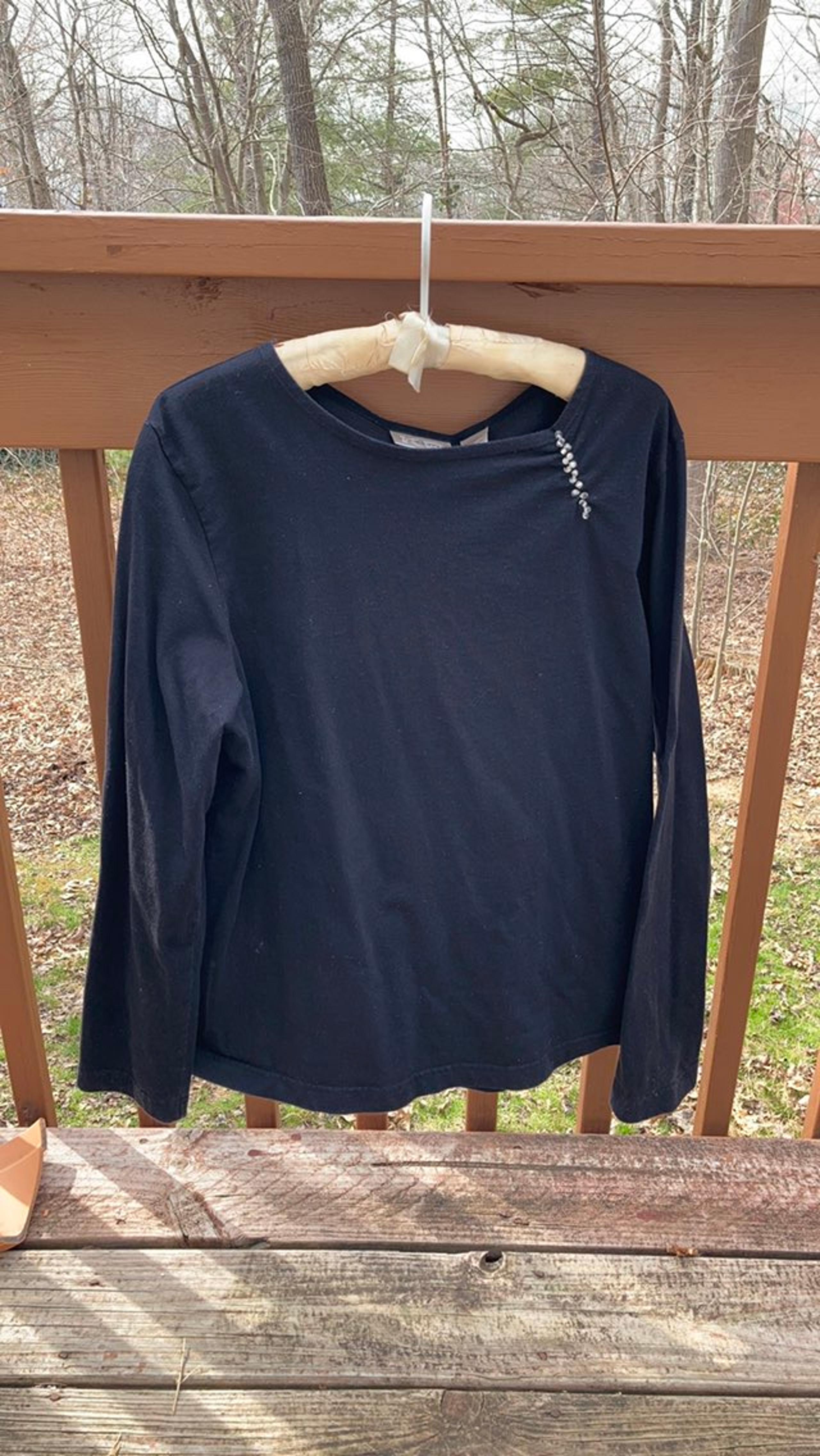 Long SleeveKim Rogets black top