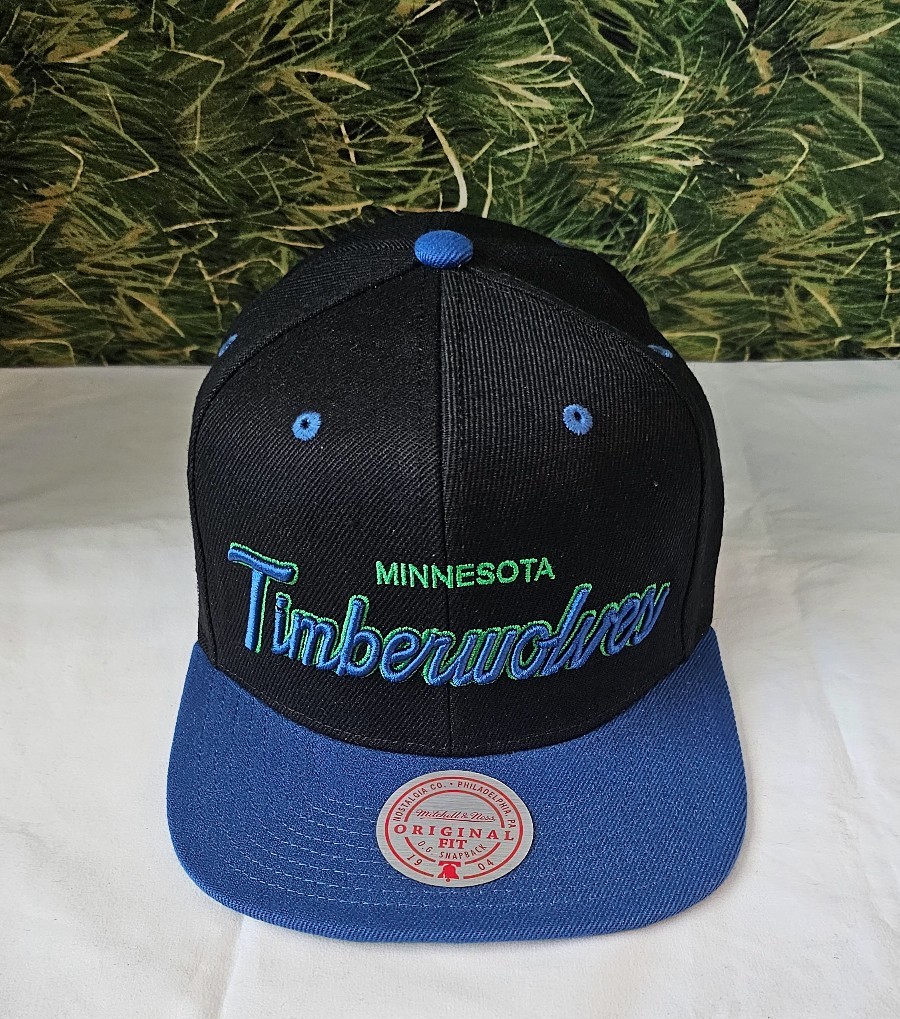 NEW NEVER WORN OR USED OFFICIAL LICENSED NBA MINNESOTA TIMBERWOLVES MITCHELL & N