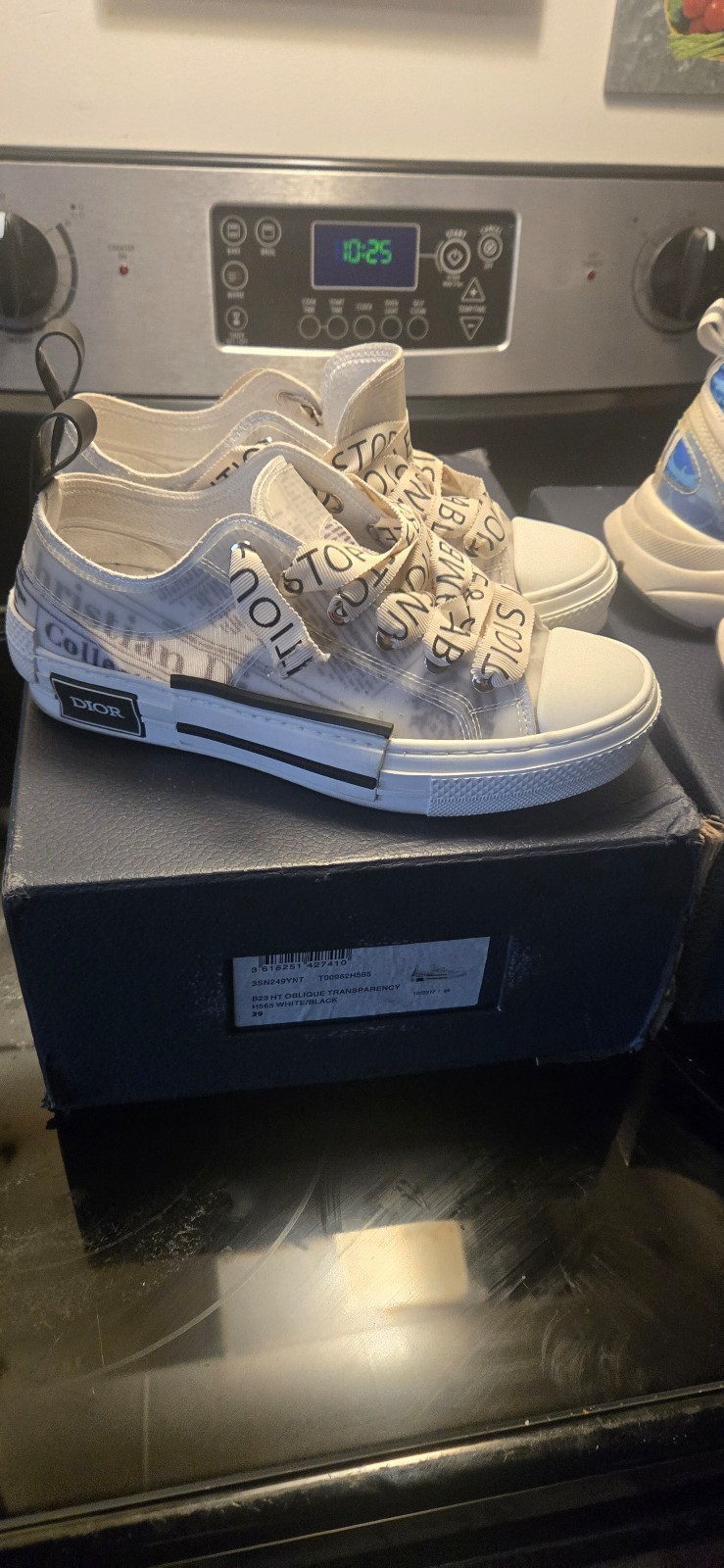 DIOR B23 x Daniel Arsham NEWS PRINT w/o.g. box Authentic Dior size 39 UNISEX