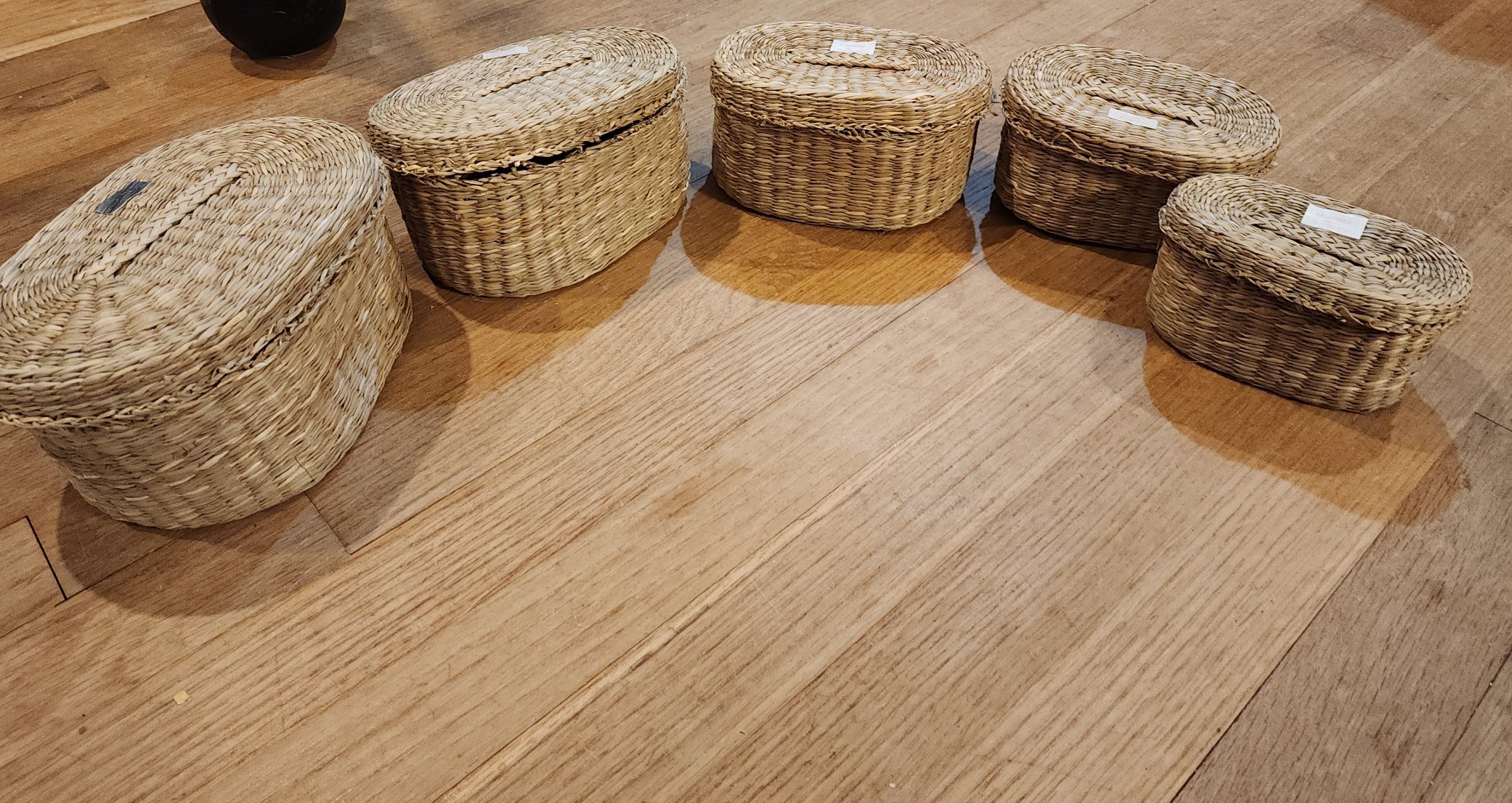 This is a set of vintage nesting baskets