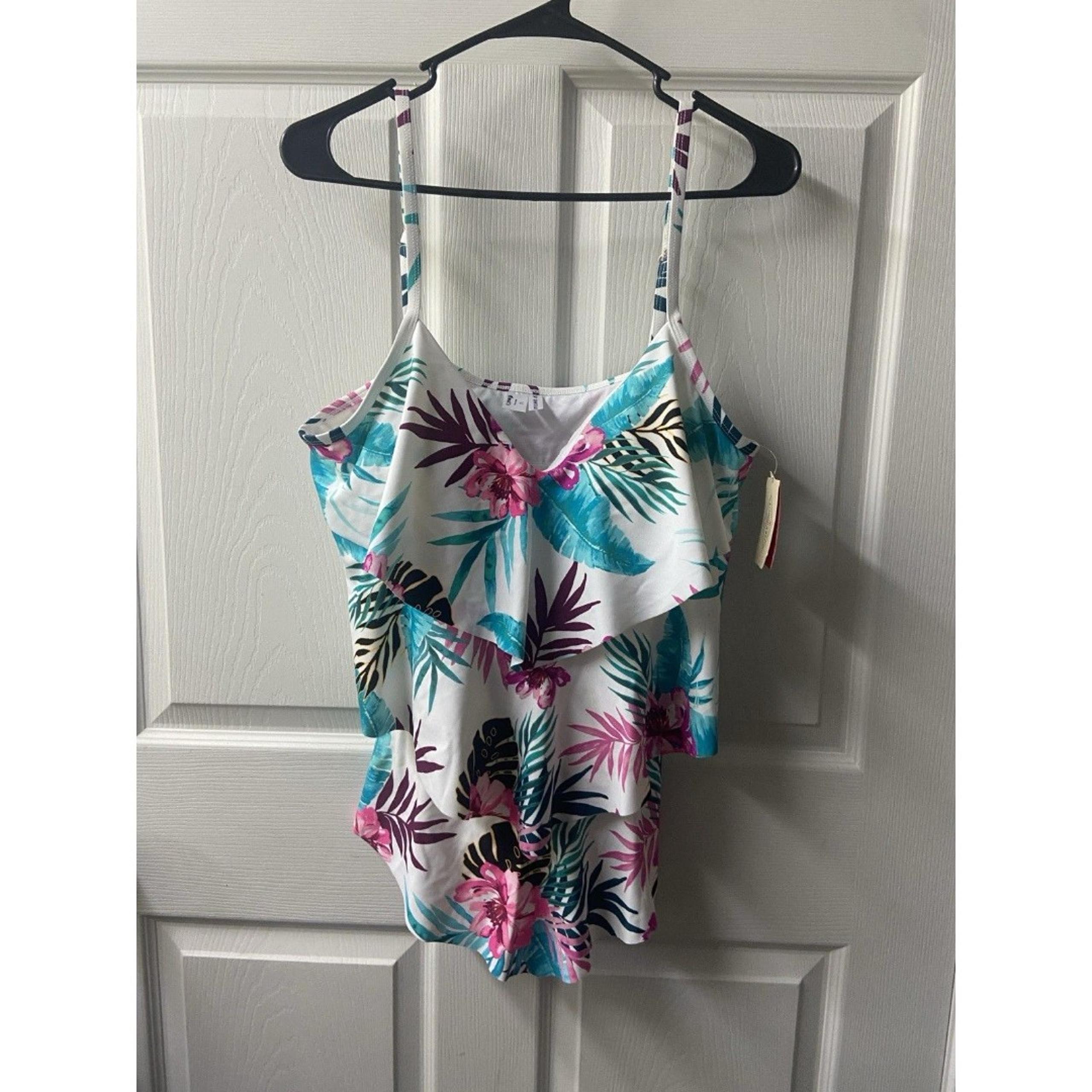 St Johns Bay Tankini Swim Top Womens Plus 14 White Floral Built in Bra D Cup NWT
