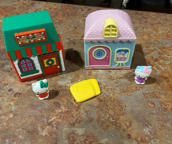 Hello Kitty World 2009 Playset Snowman School and Target Exclusive Holiday Home