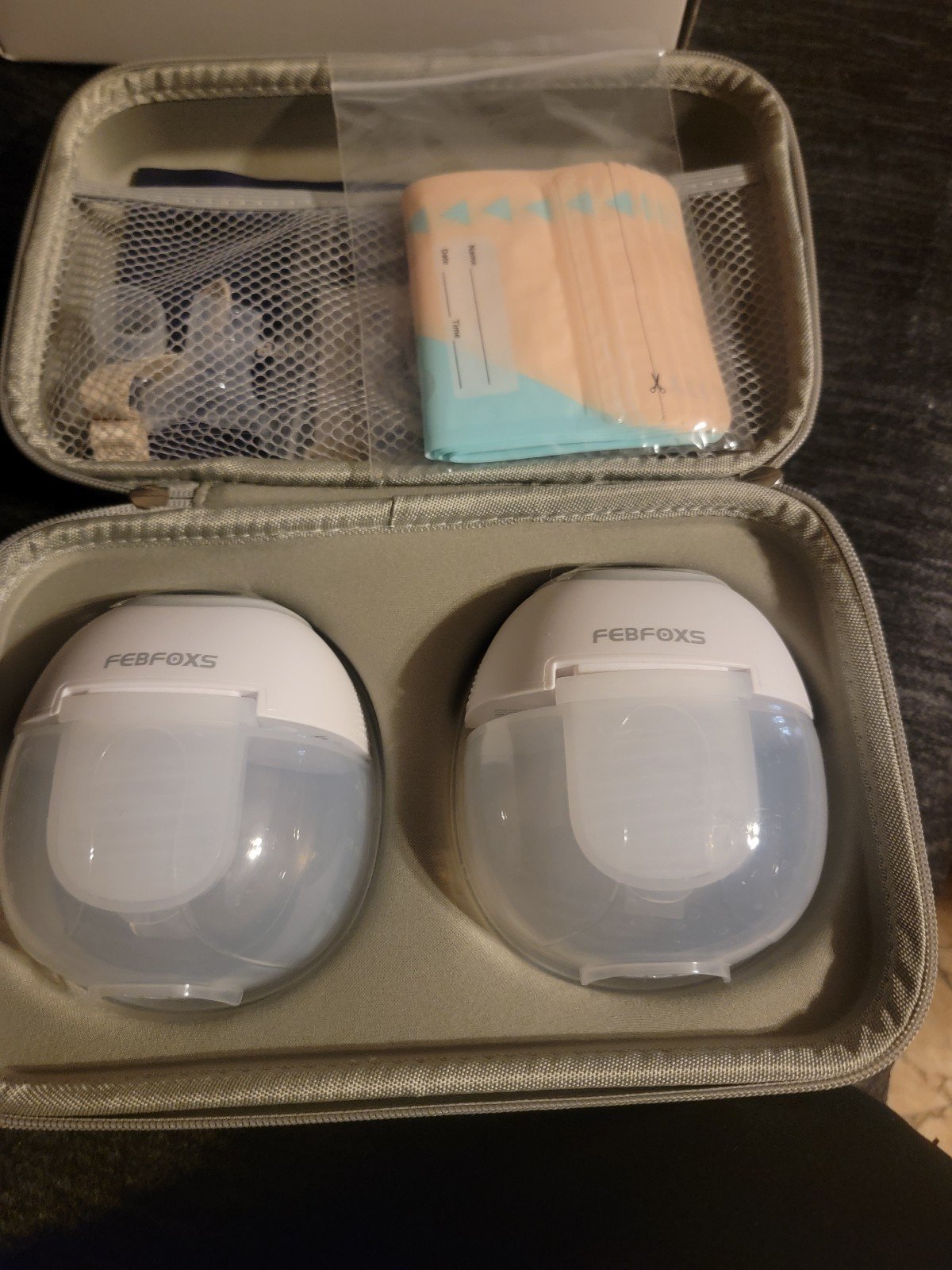 Febfoxs duel breast pump - detail