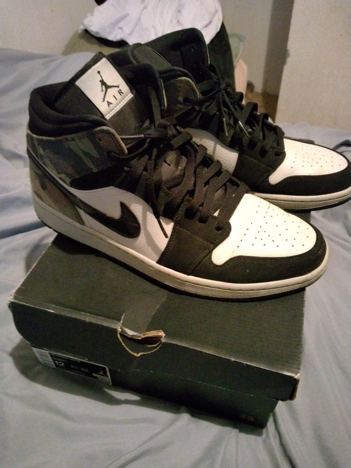 Nike Air Jordan 1 Mid SE Shoes