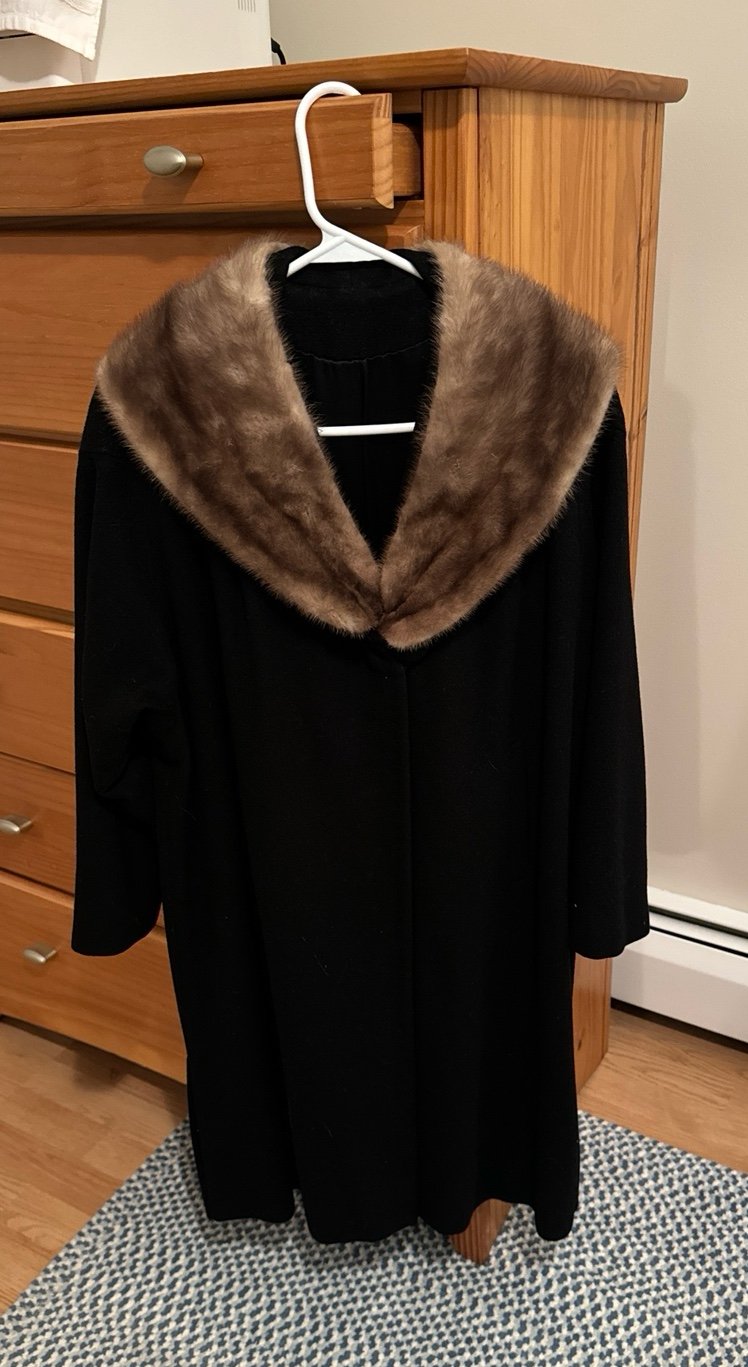 Vintage black cashmere coat with fur collar