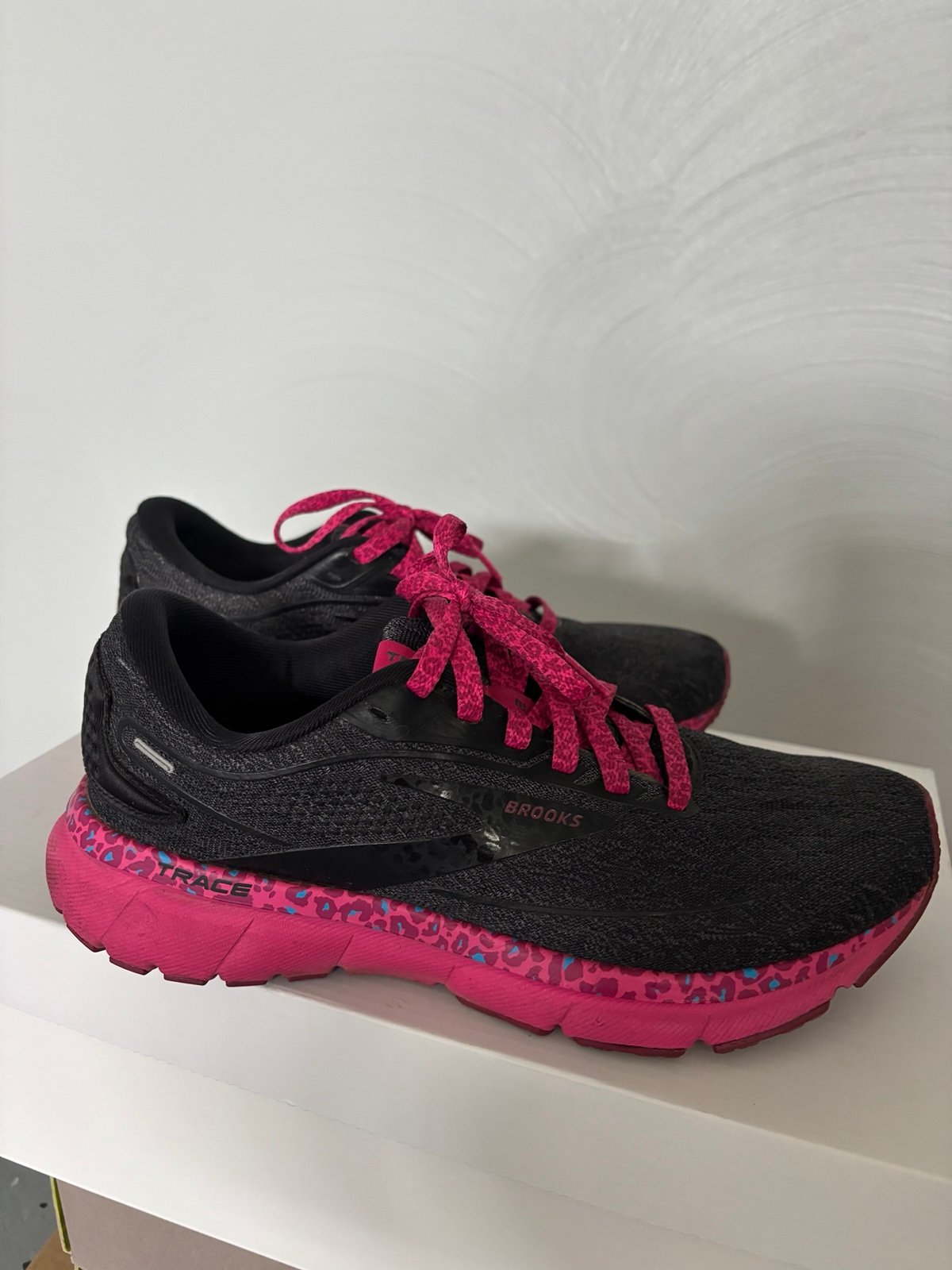 Brooks women running shoes size 7.5