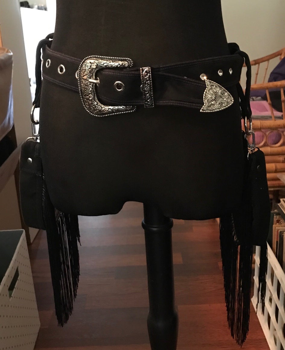 Velvet belt with fringe