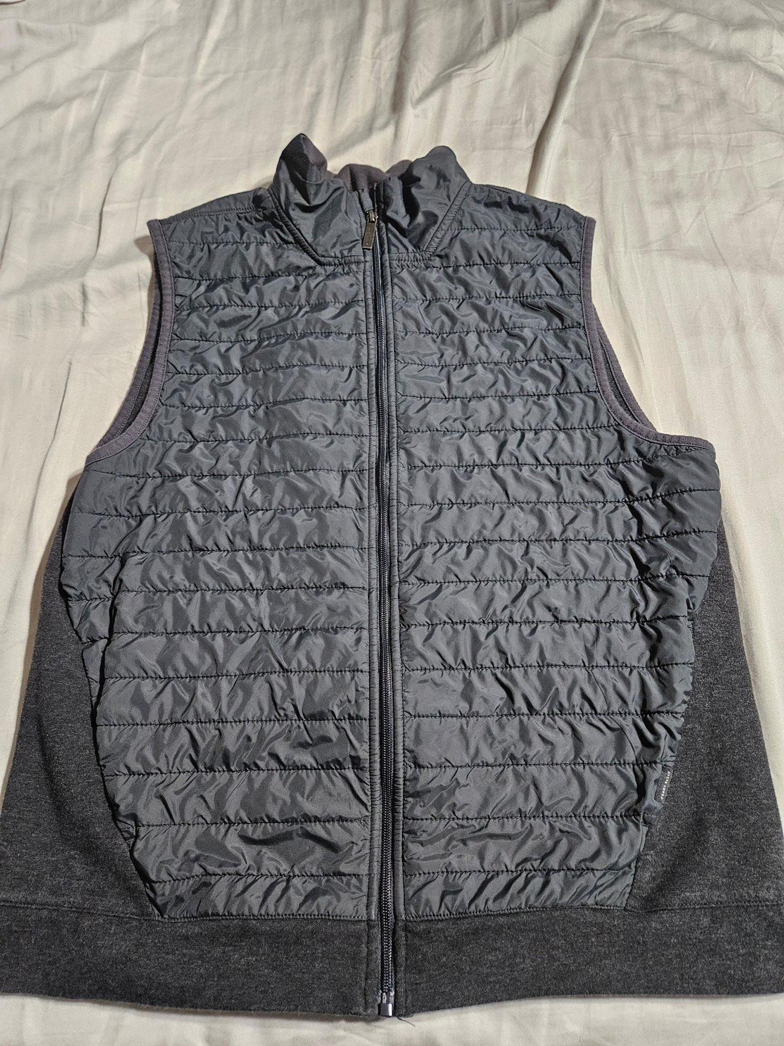 Perry Ellis vest size large full zip