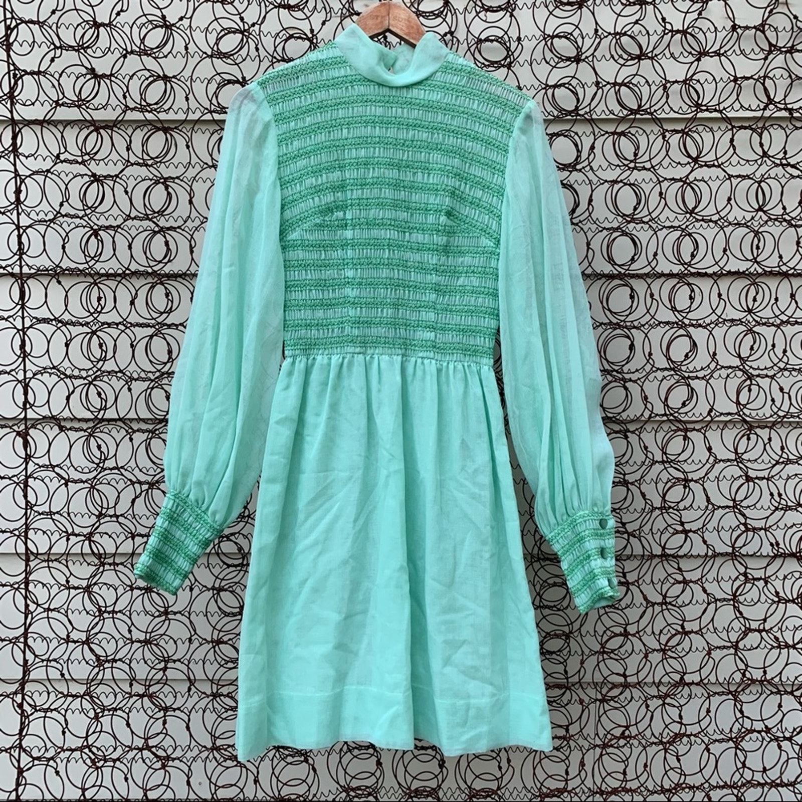 Vintage seersucker sheer sleeve mint dress XS?