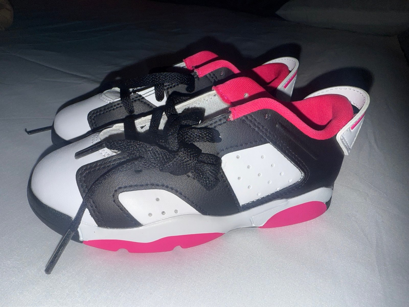Size 10 toddler Air Jordan Retro 6 Low Basketball Shoes