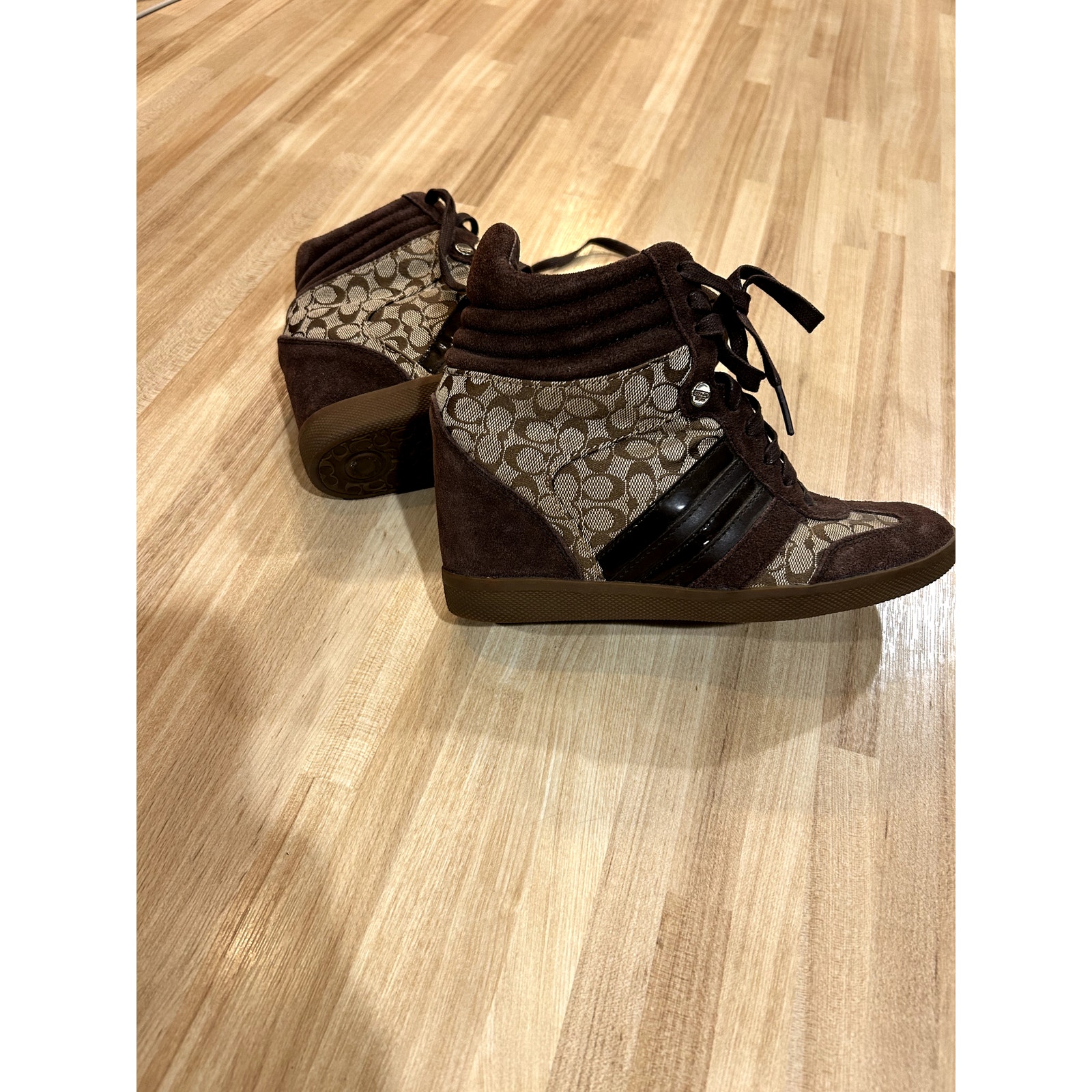#107 Coach Alara Brown Signature Wedge Shoes Sz 6