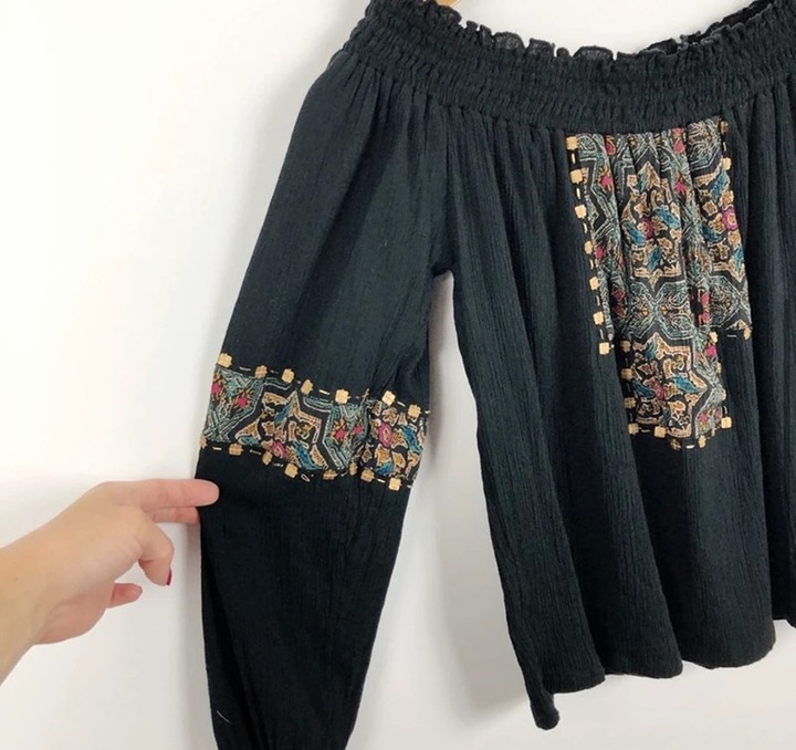 Holister tribal off shoulder
