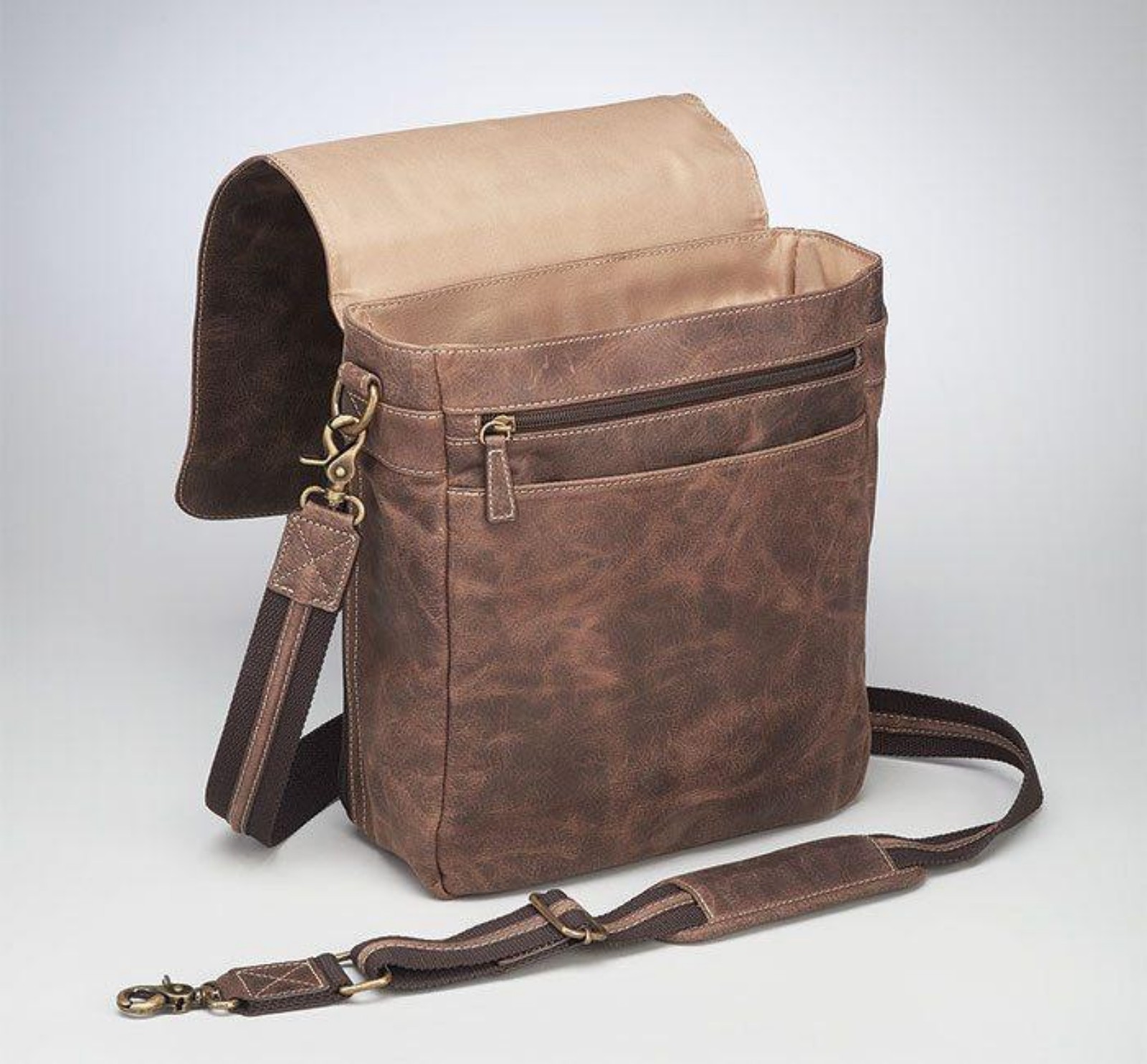 Gun Tote'N Mama Distressed Buffalo Leather Messenger Bag - Conceal Carry