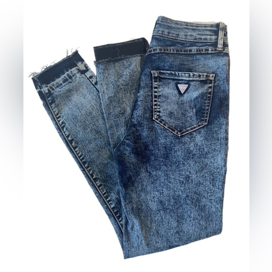 GUESS High Waist Skinny Tahiana Fit. Dark Acid wash SIZE 26