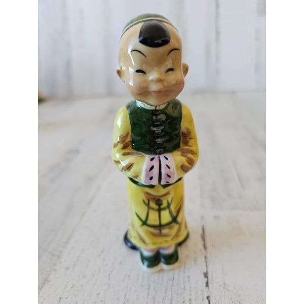 Gort wong li boy monk Buddha Chinese figurine statue vintage yellow bone china