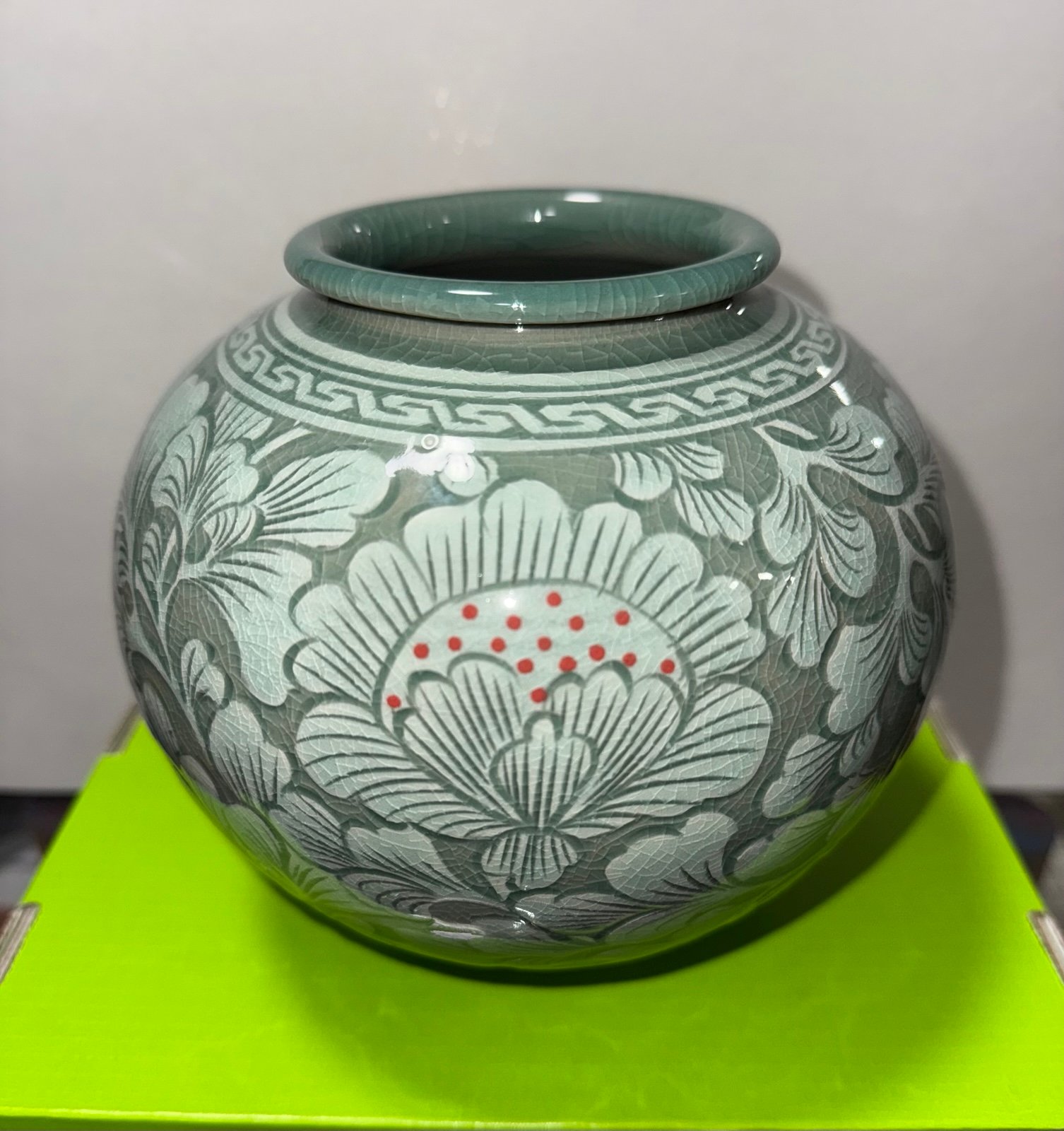 Korean Pottery Celadon Crackle Glaze Green Hand Painted