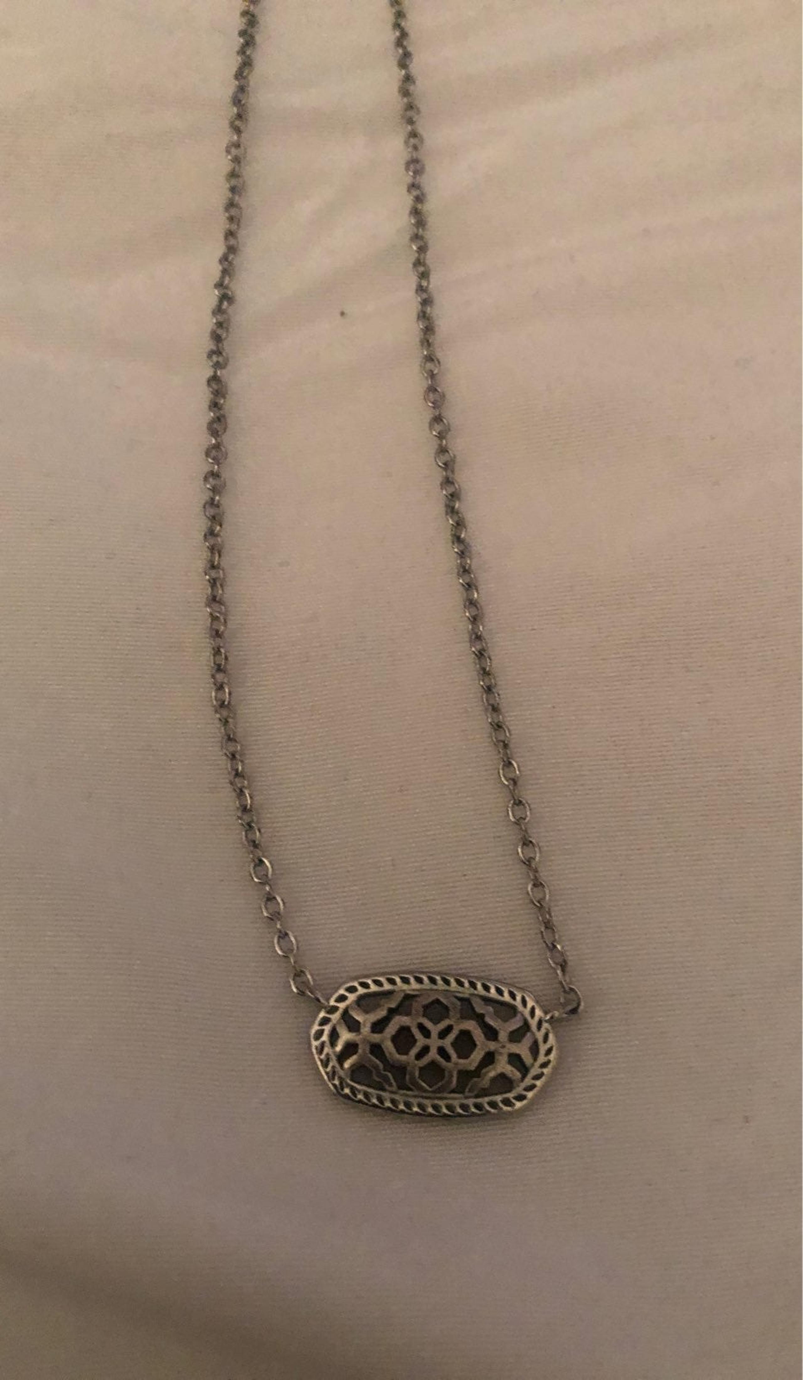 Kendra Scott womens Necklace