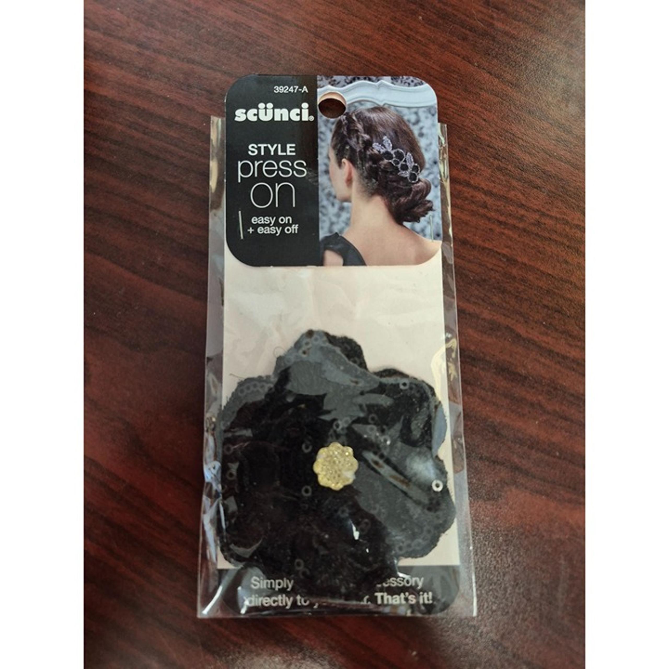 Scunci Black Sequin Floral Hair Accessory With Gold Accent