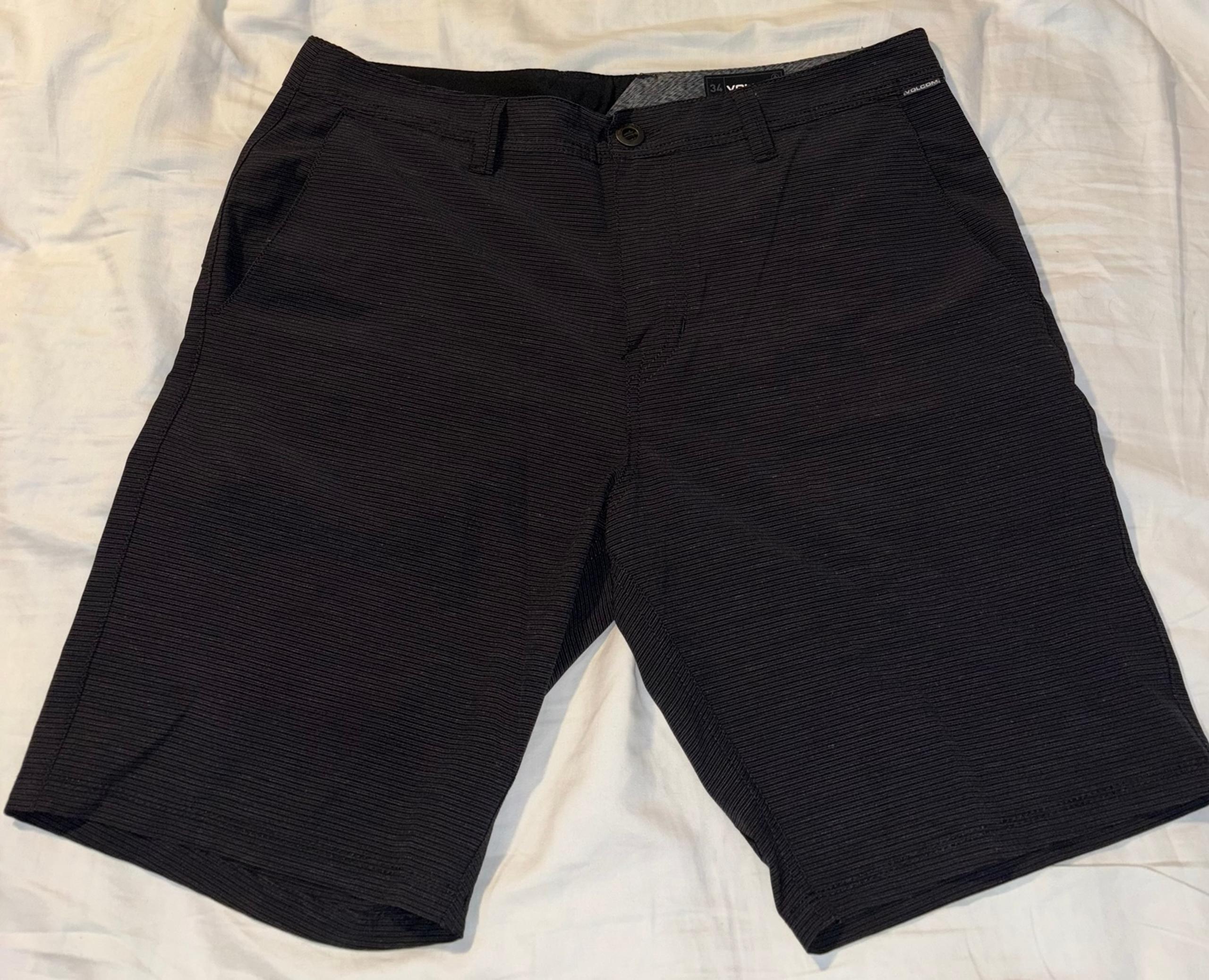 VOLCOM CASUAL SHORTS MEN’S SIZE 34