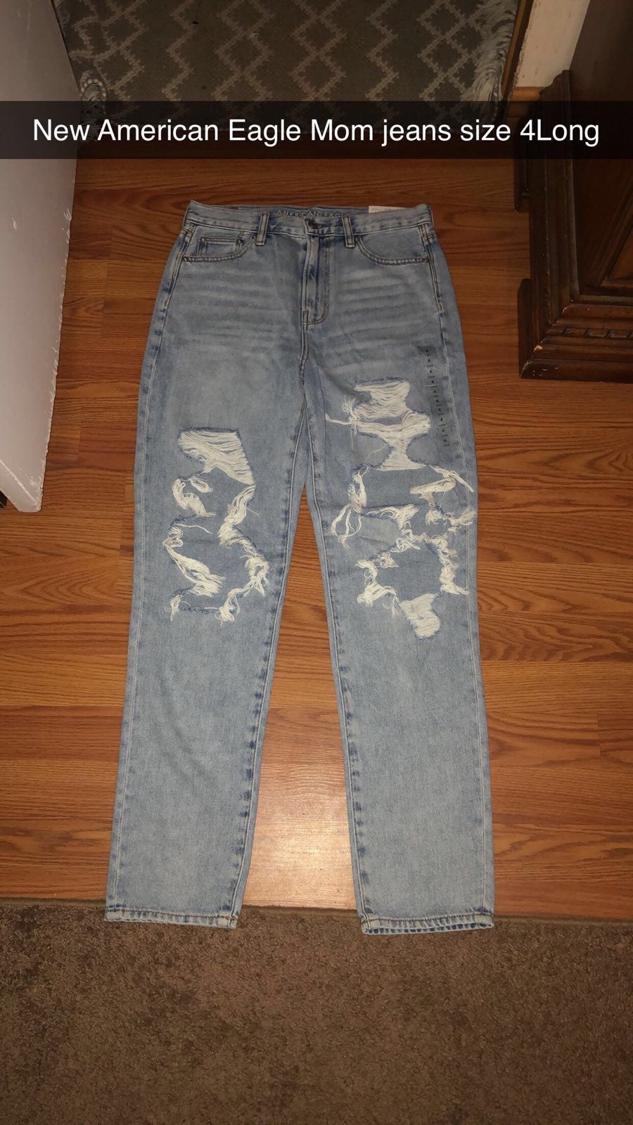 American Eagle Mom jeans size 4