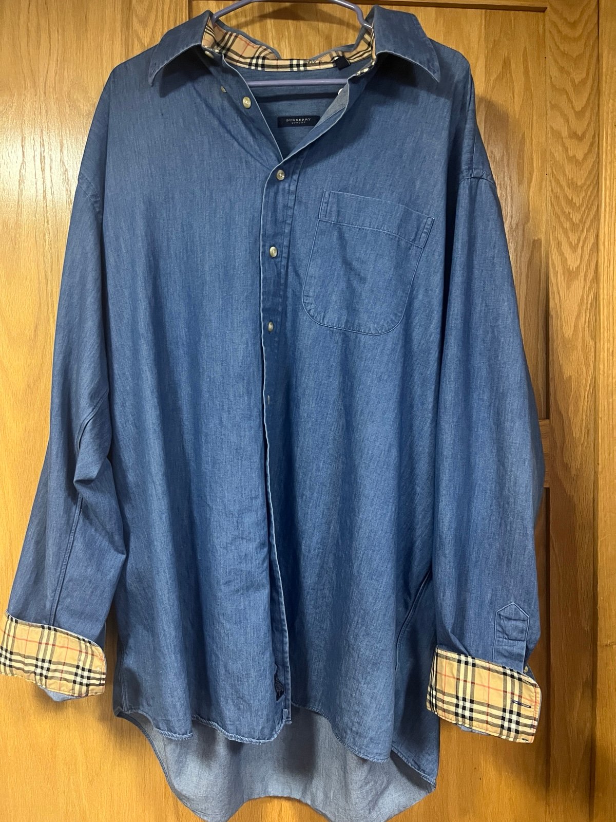 Burberry London. Size 2XT