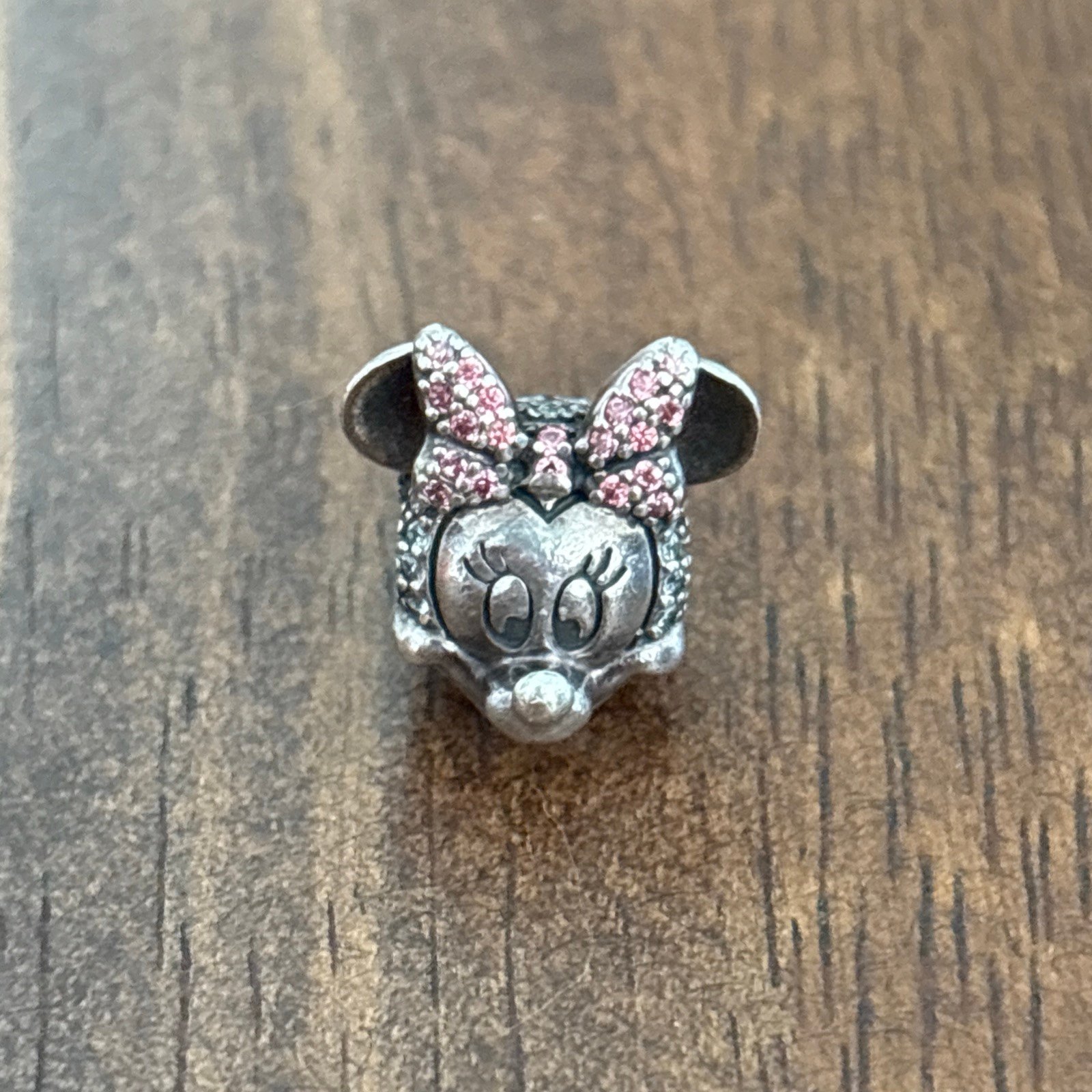 Pandora Disney Shimmering Minnie Mouse Portrait Clip Bead Charm